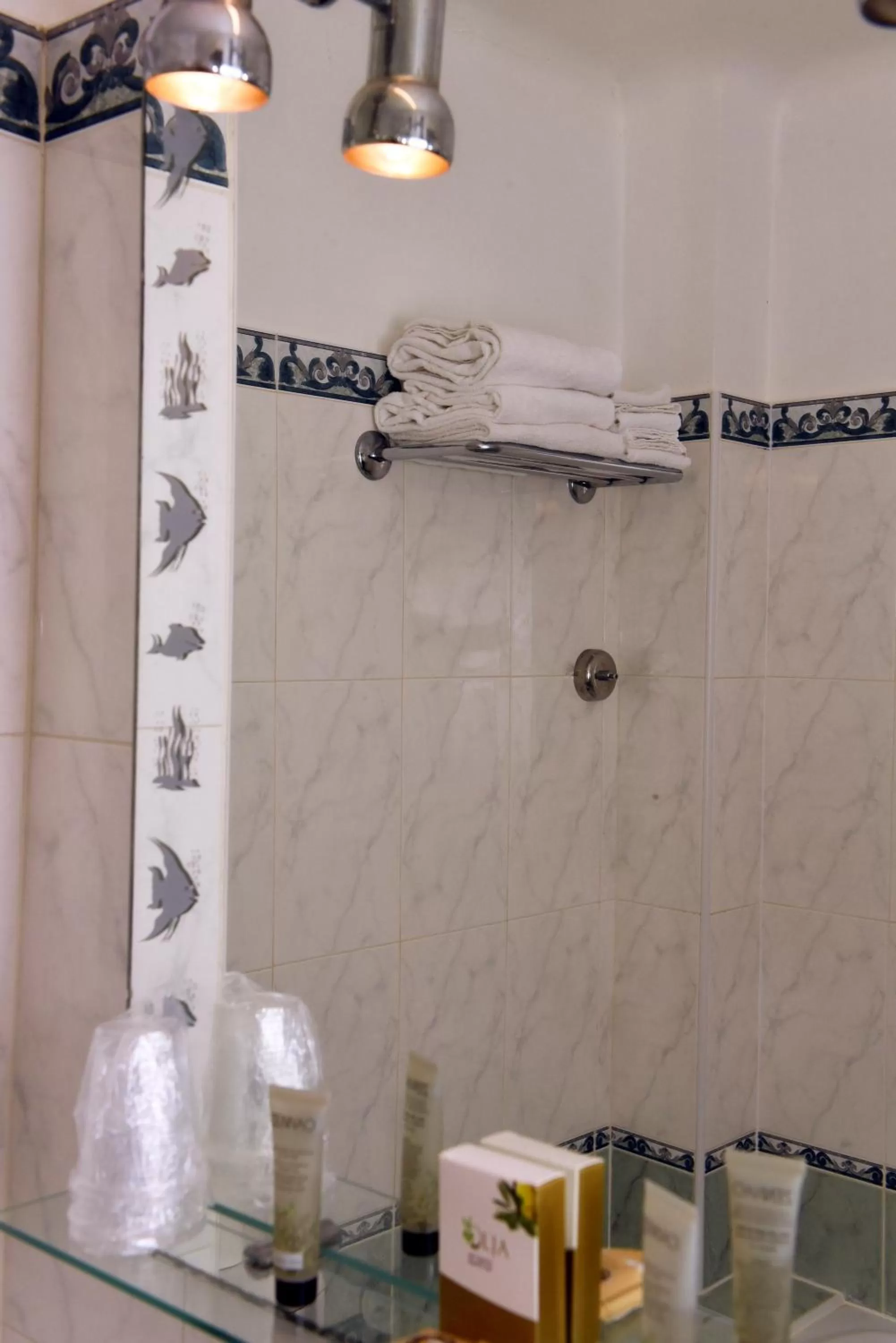Bathroom in Azur Hôtel