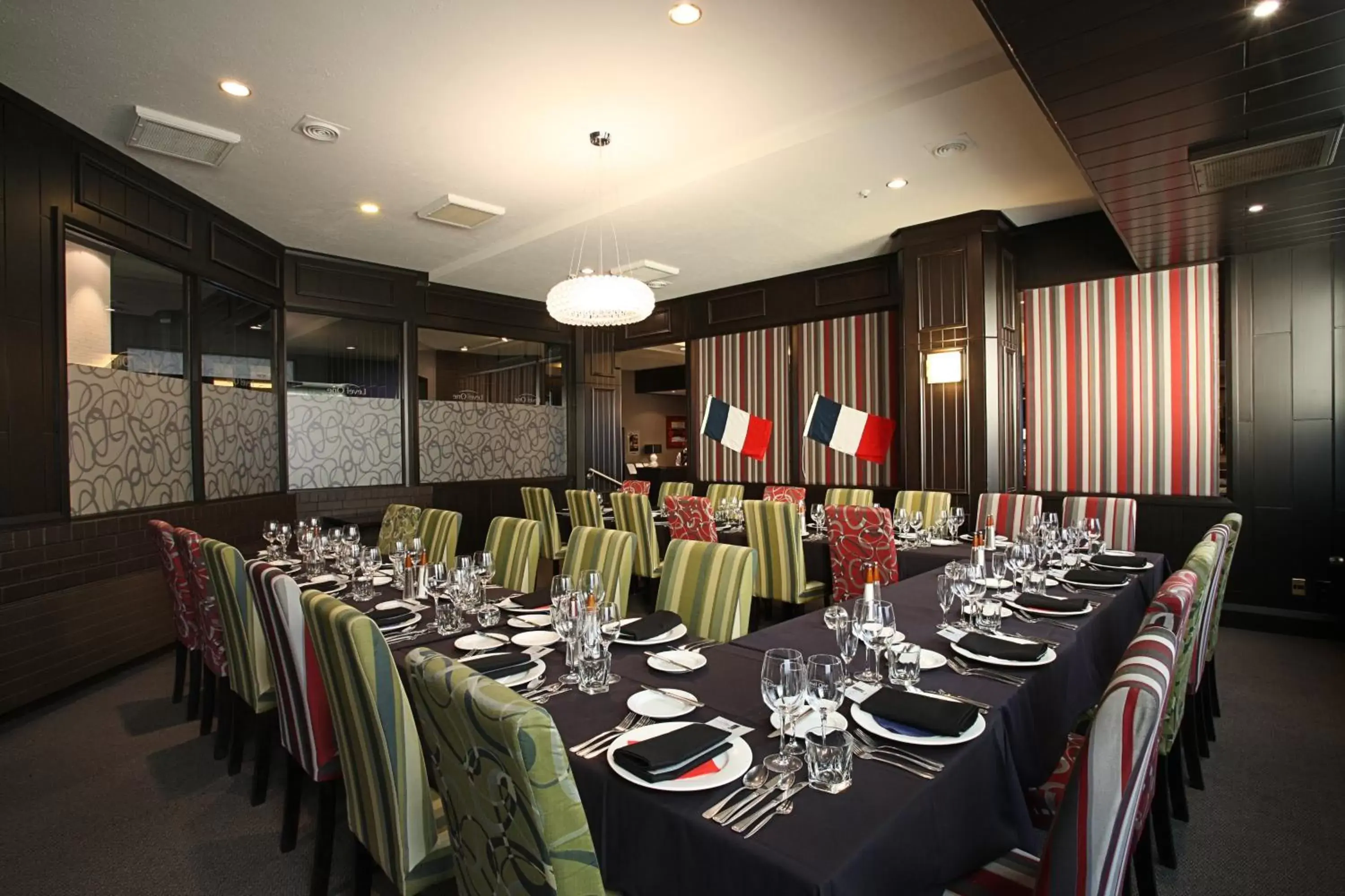 Banquet/Function facilities, Restaurant/Places to Eat in Kelvin Hotel