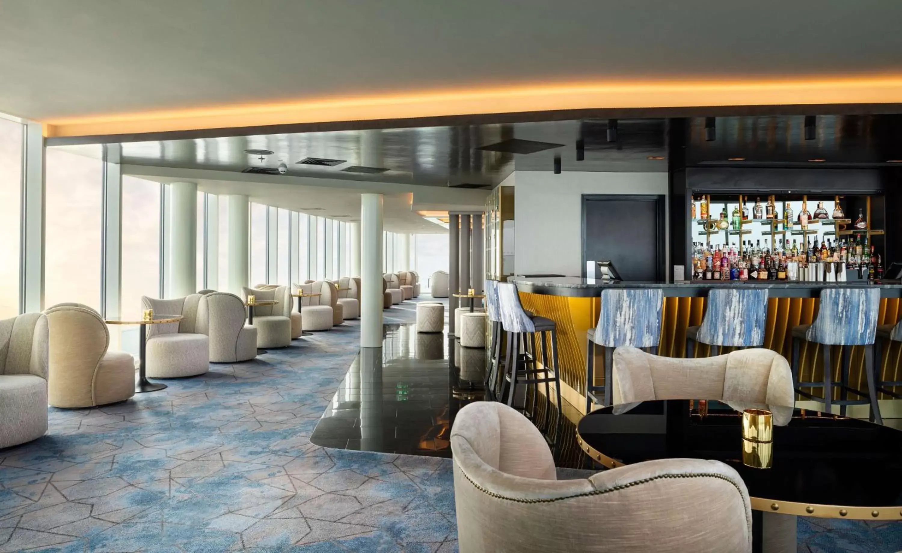 Lounge or bar, Lounge/Bar in Hilton Garden Inn London Heathrow Terminal 2 and 3