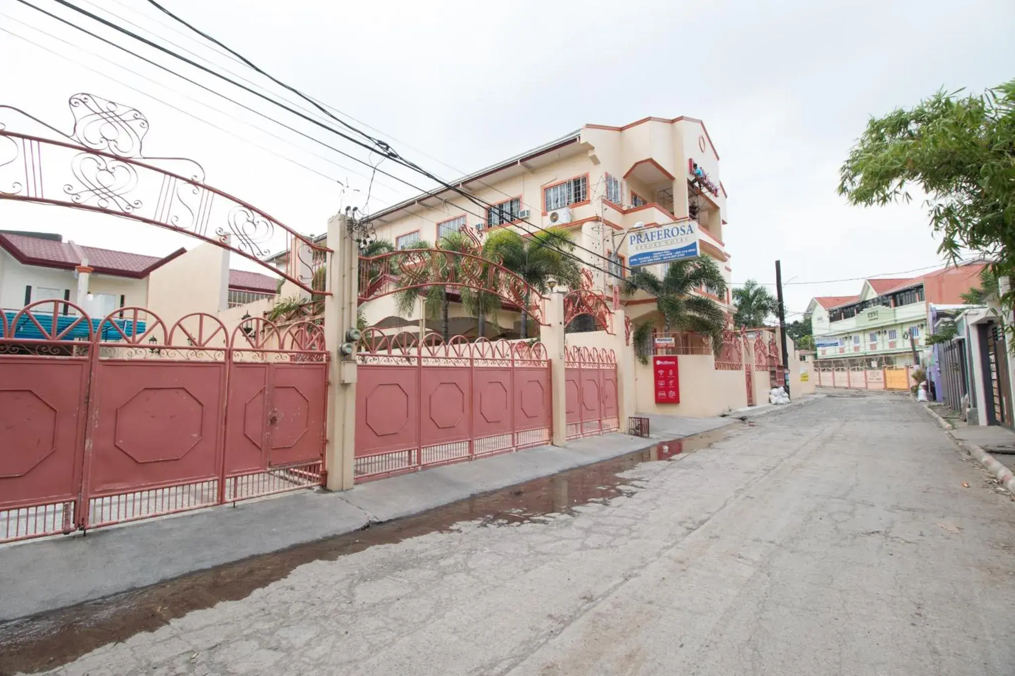 Property Building in RedDoorz Praferosa Resort Hotel Calamba