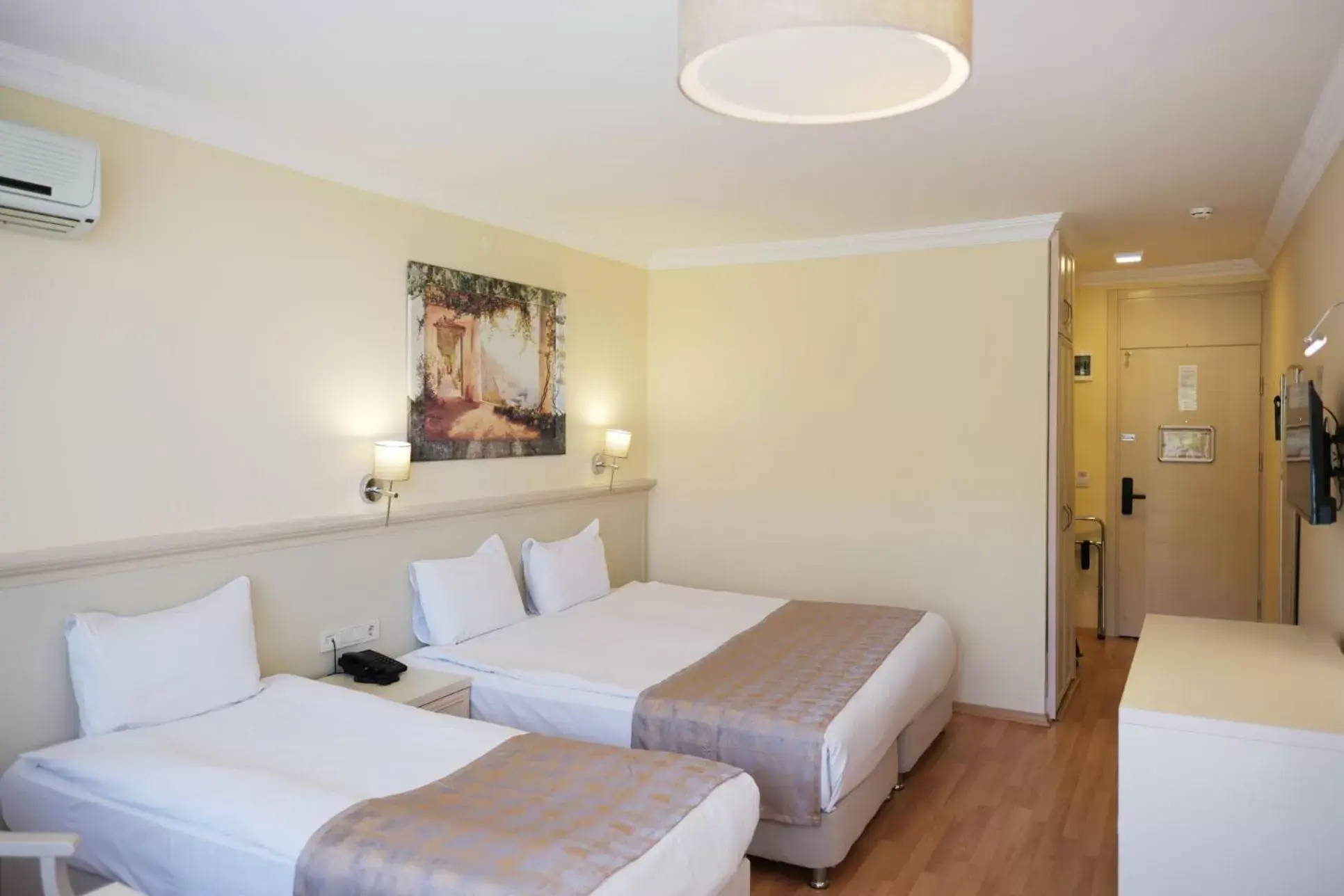 Standard Double or Twin Room in Troia Tusan Hotel Standard Double or Twin Room in Troia Tusan Hotel