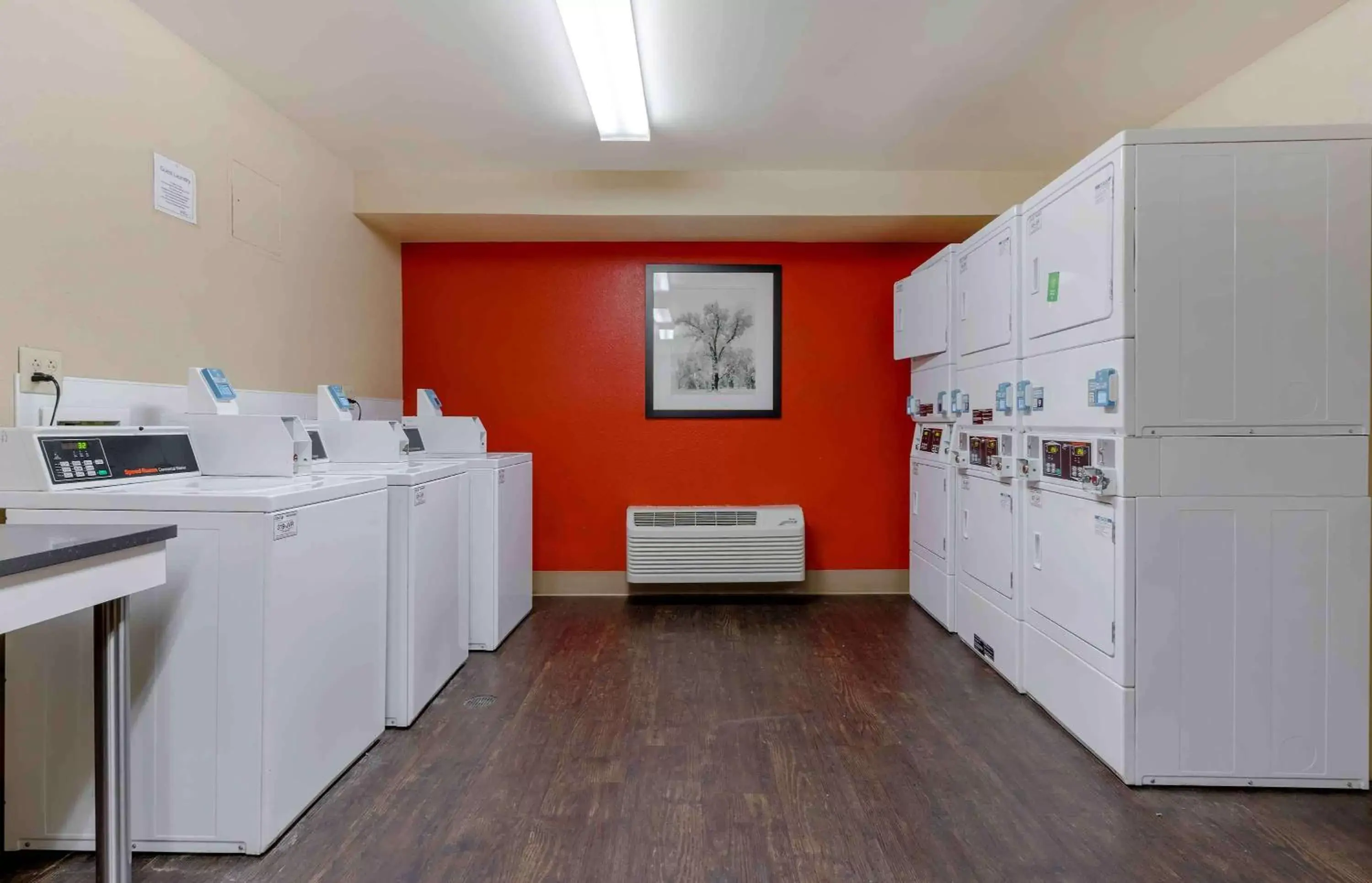 Property building, Kitchen/Kitchenette in Extended Stay America Suites - Orlando - Lake Mary - 1036 Greenwood Blvd