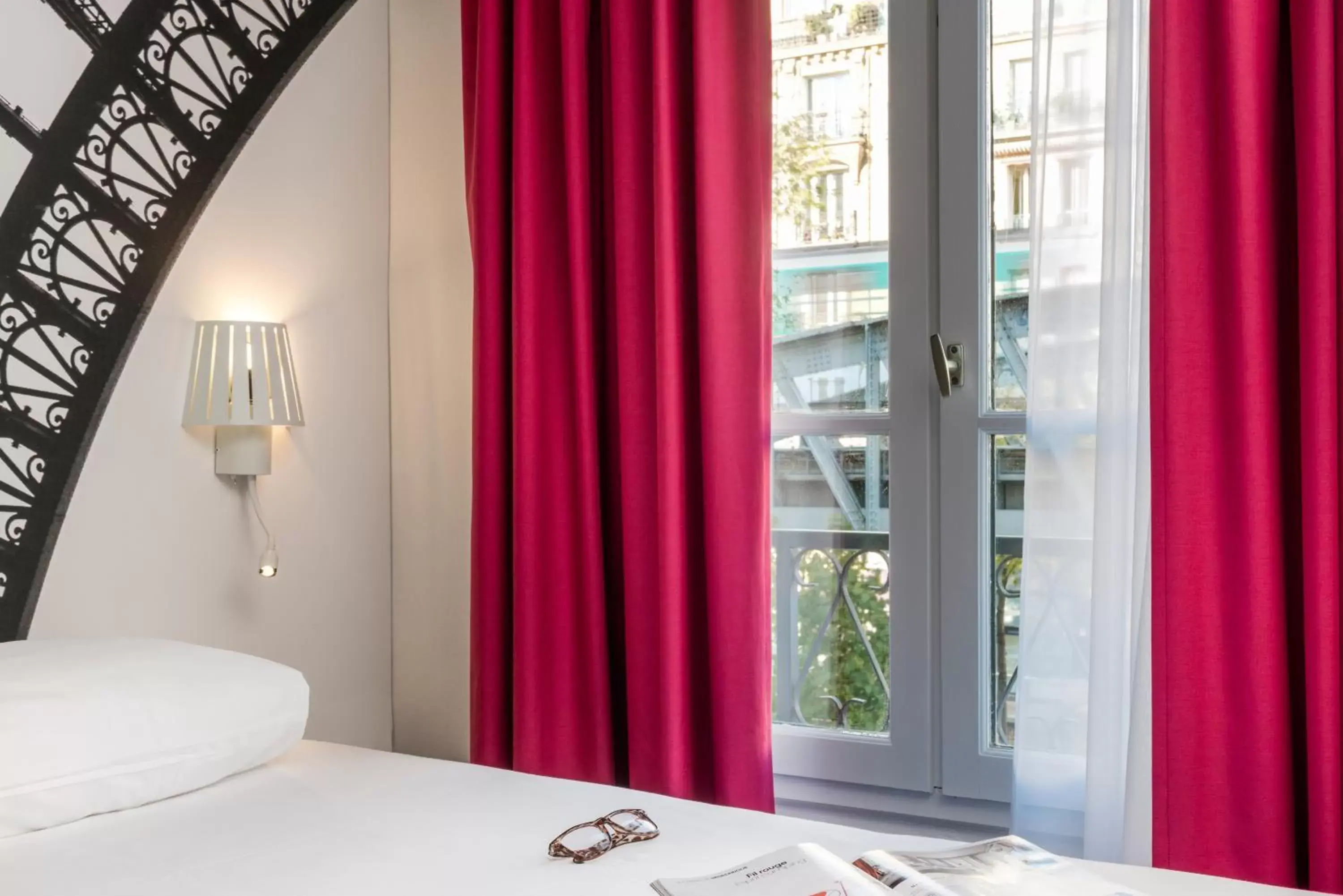 Bedroom in ibis Styles Paris Eiffel Cambronne