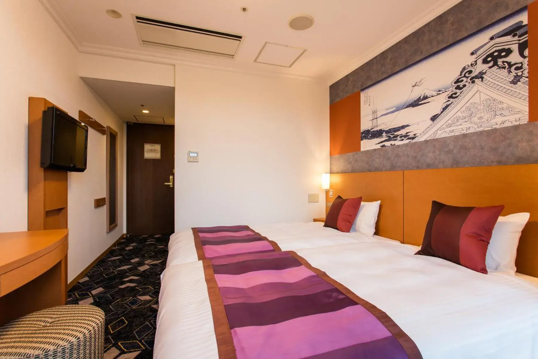 Photo of the whole room, Bed in Ryogoku View Hotel