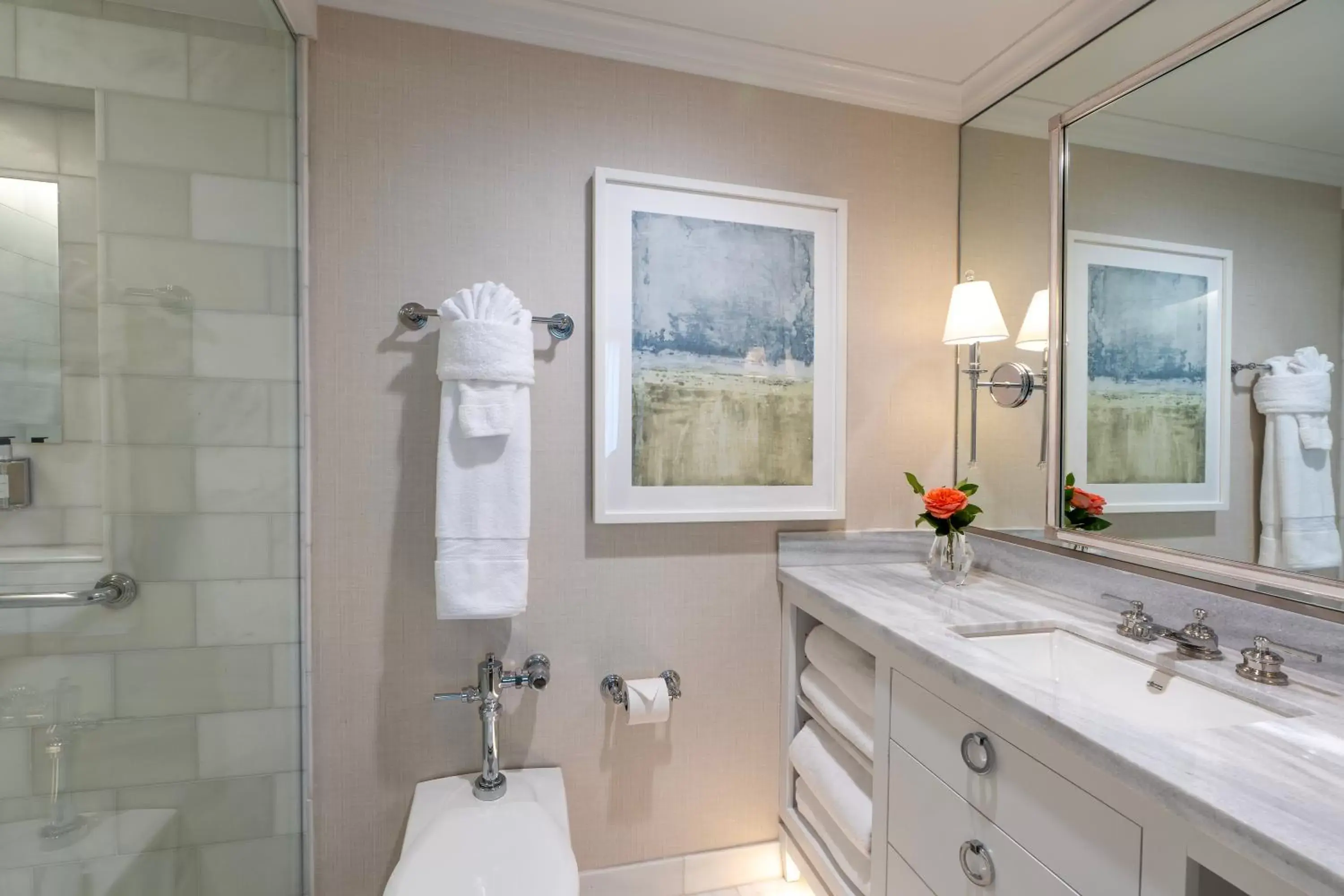 Shower, Bathroom in Hotel Monteleone