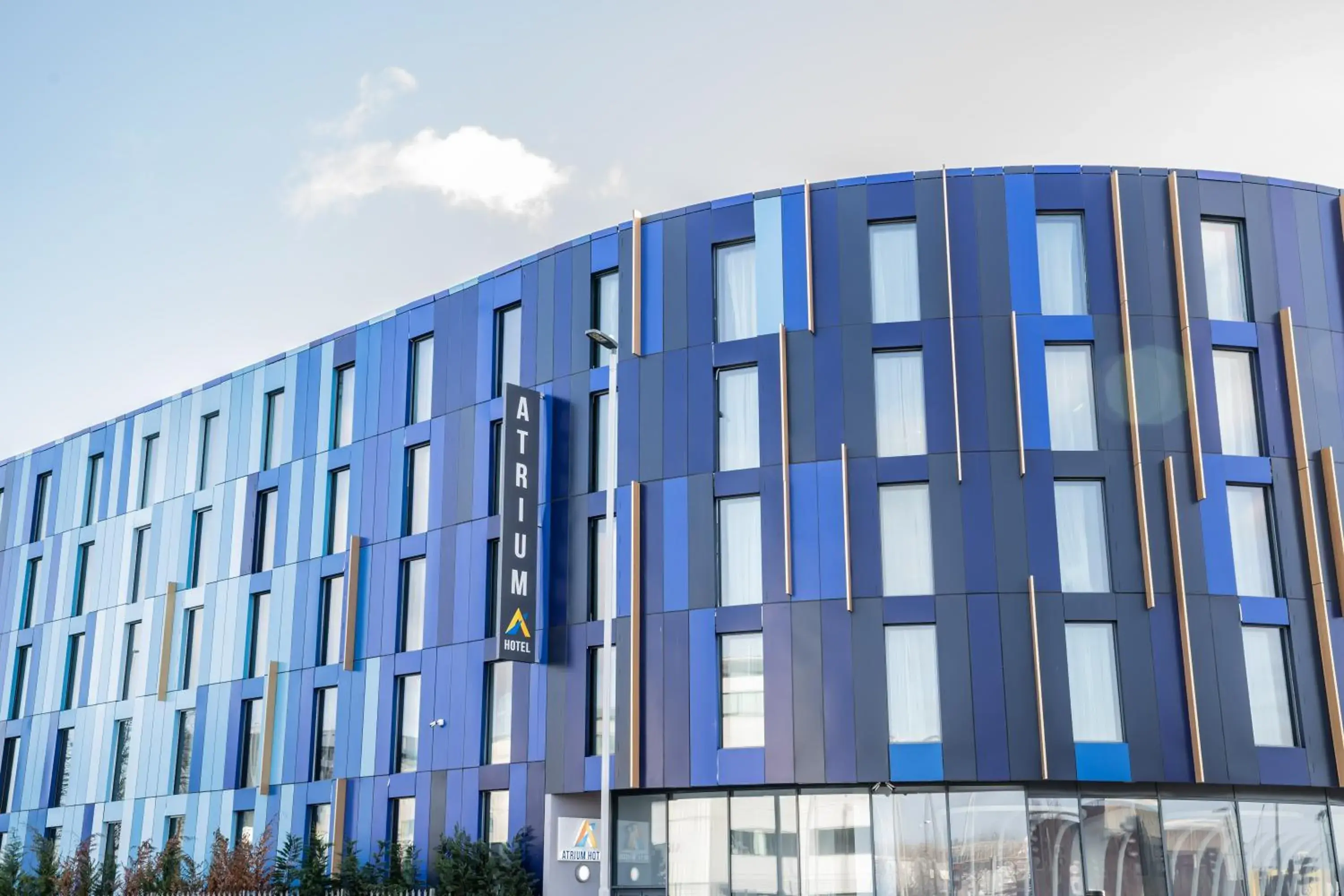 Property building in Atrium Hotel Heathrow Property building in Atrium Hotel Heathrow