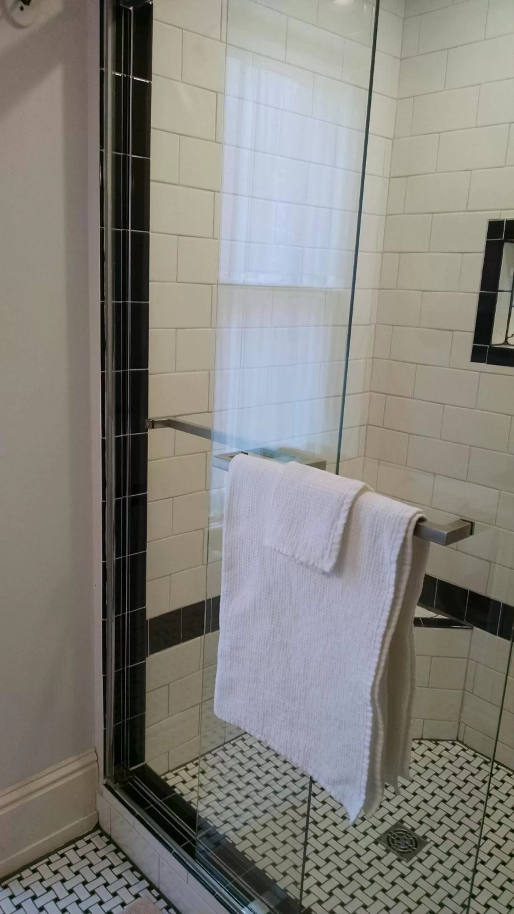 Bathroom in Georges on York B&B