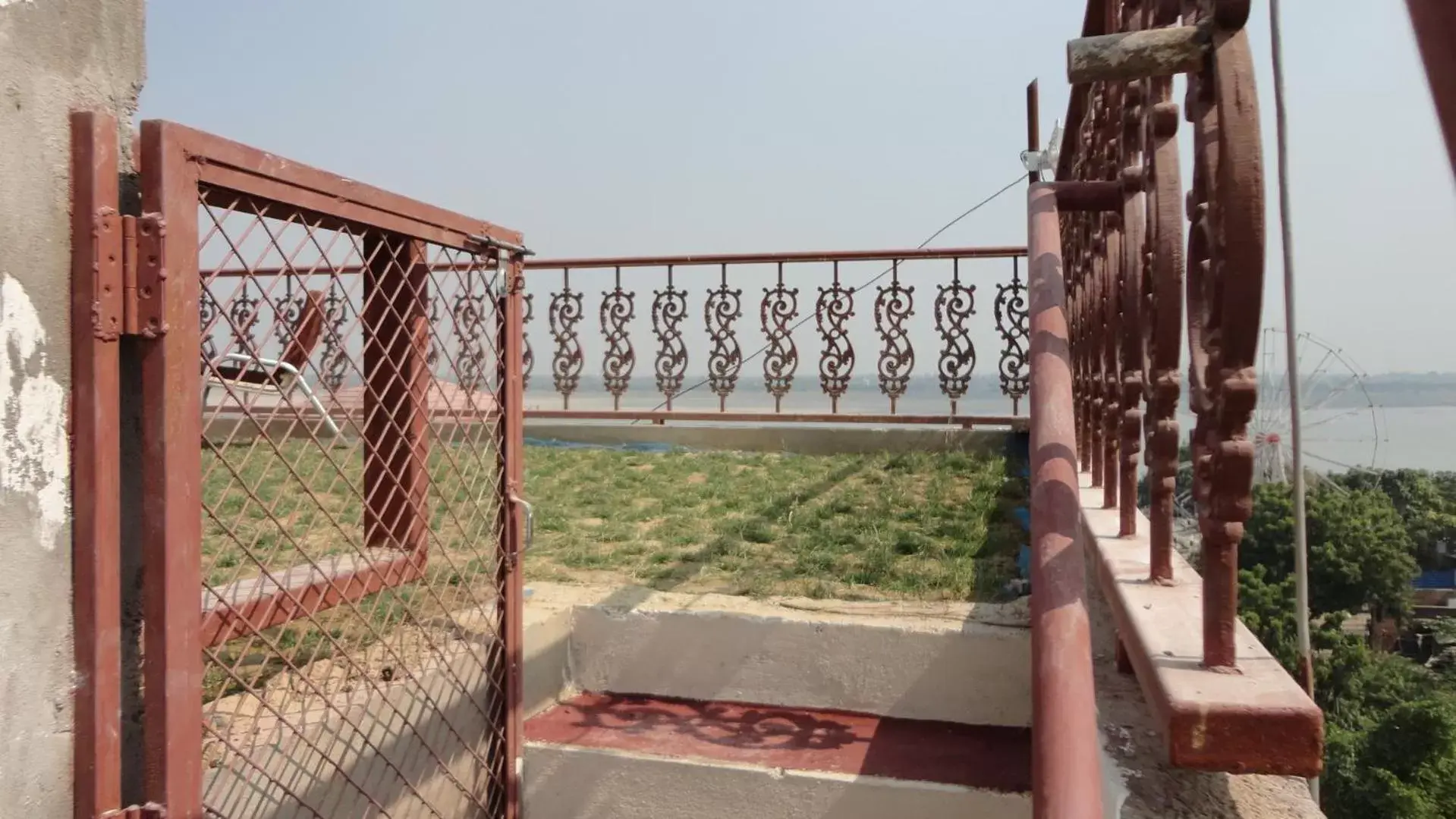 River view in Hotel Temple On Ganges