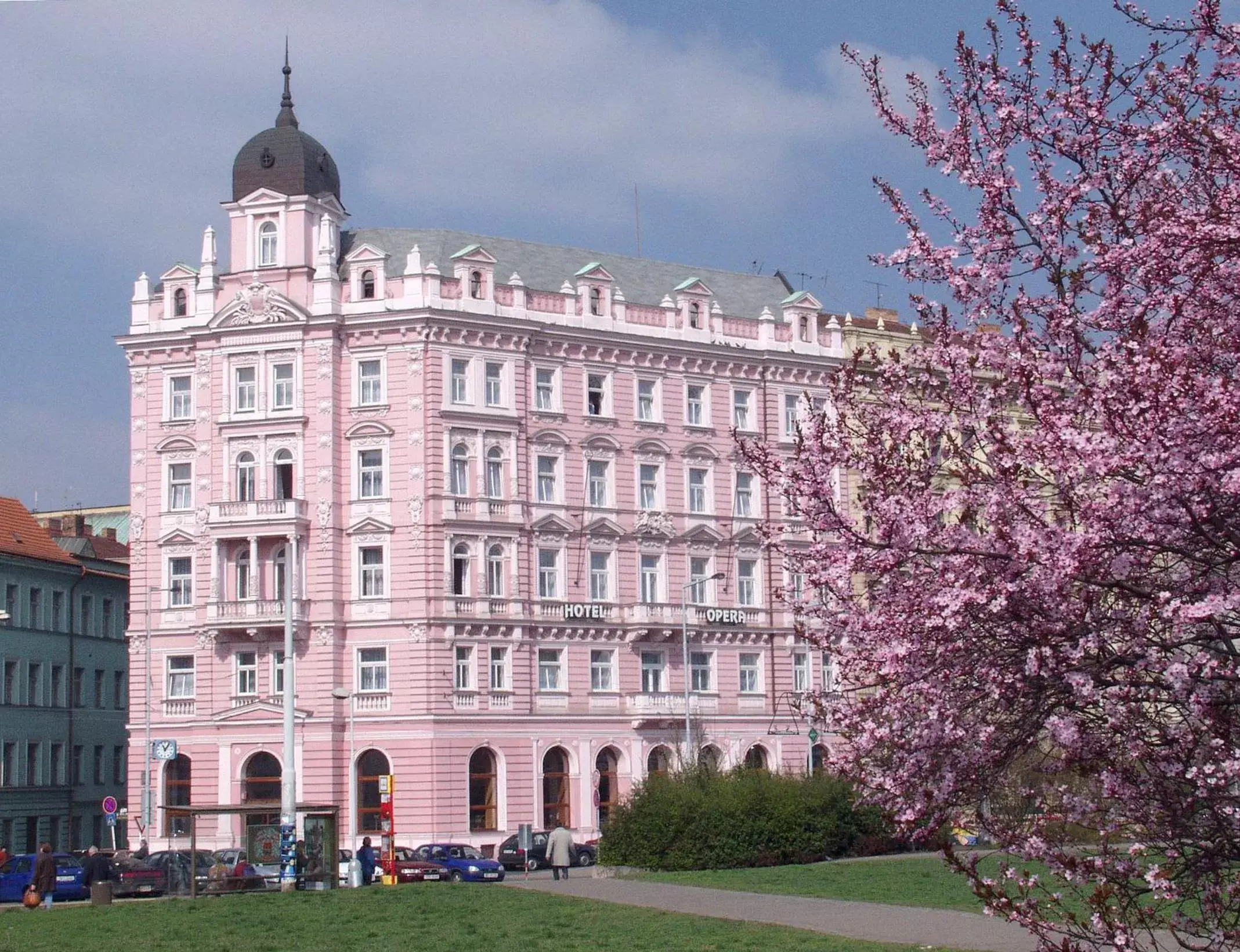 Facade/entrance, Property Building in Hotel Opera