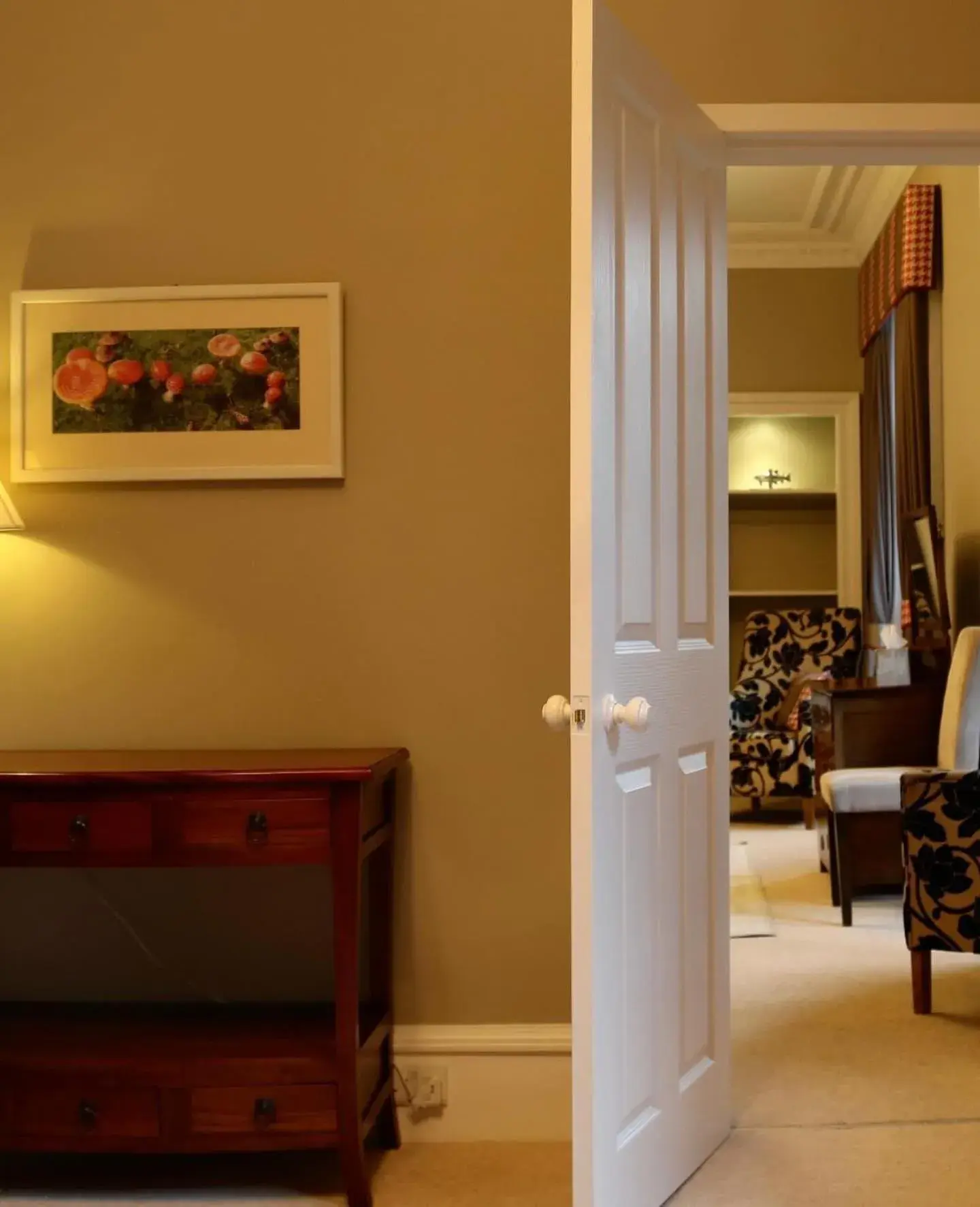 Seating area, Bathroom in Tor-Na-Coille Hotel