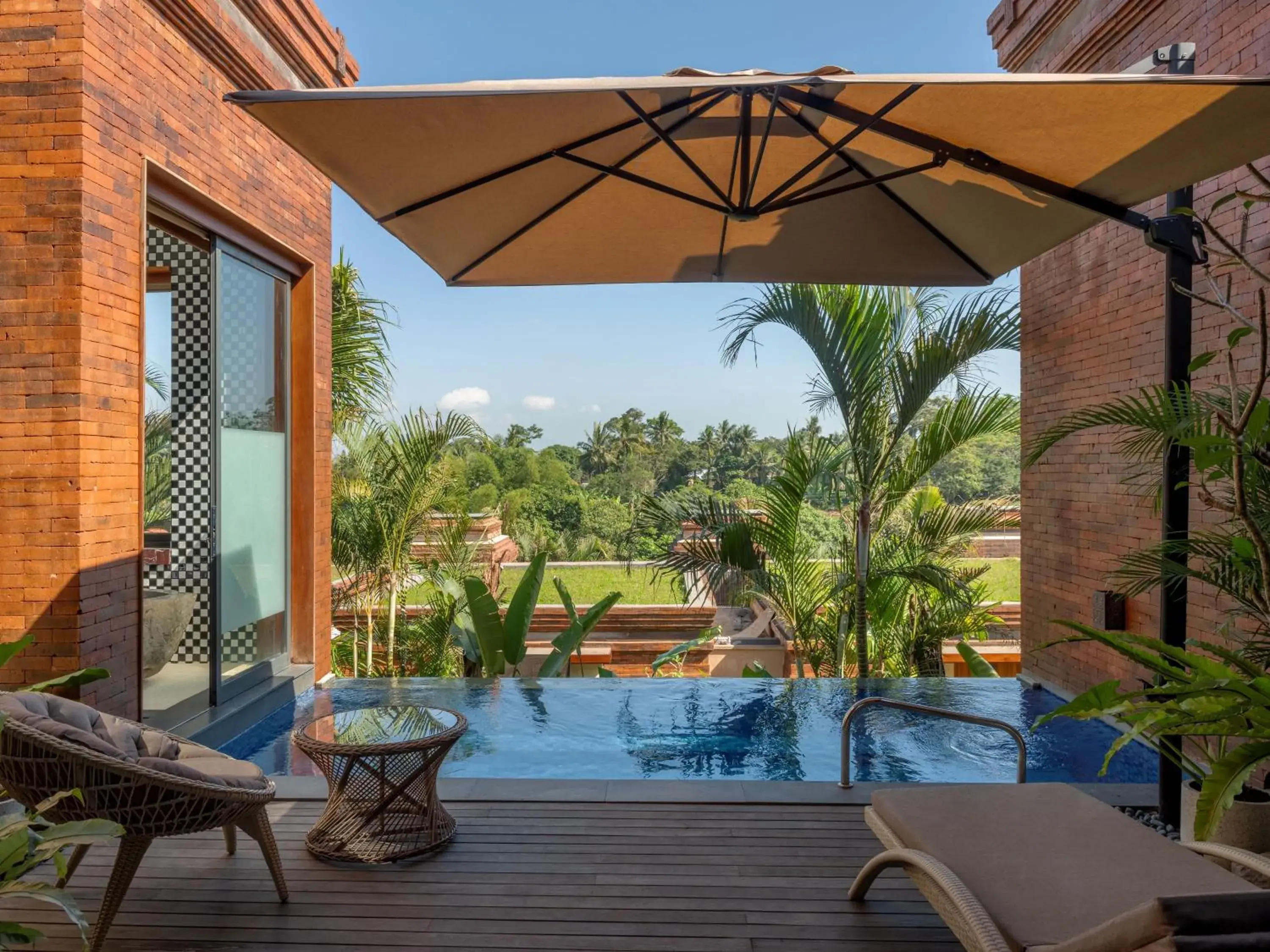 Swimming Pool in Garrya Bianti Yogyakarta