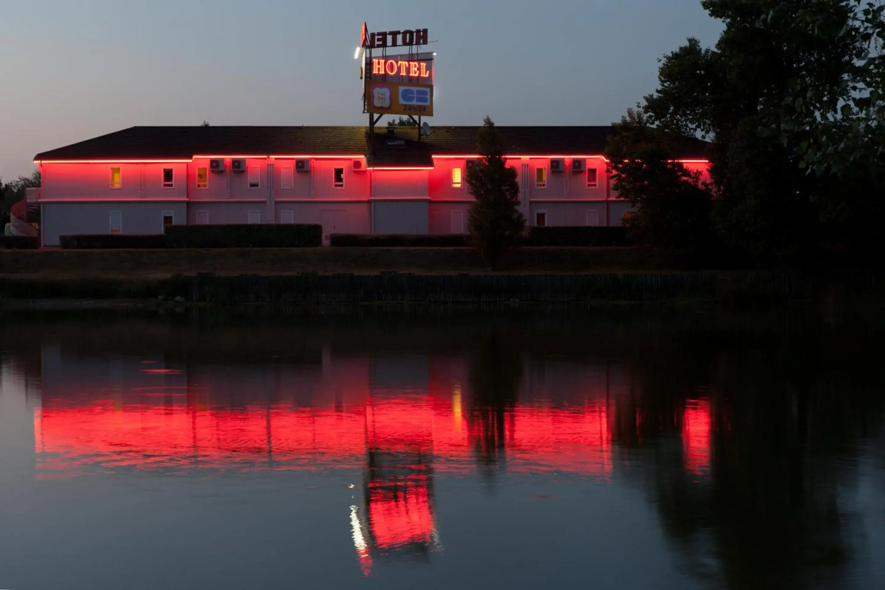 Night, Property Building in HOTEL LE BORDEAUX LAC Originals Access - Ex P'tit Dej Hotel