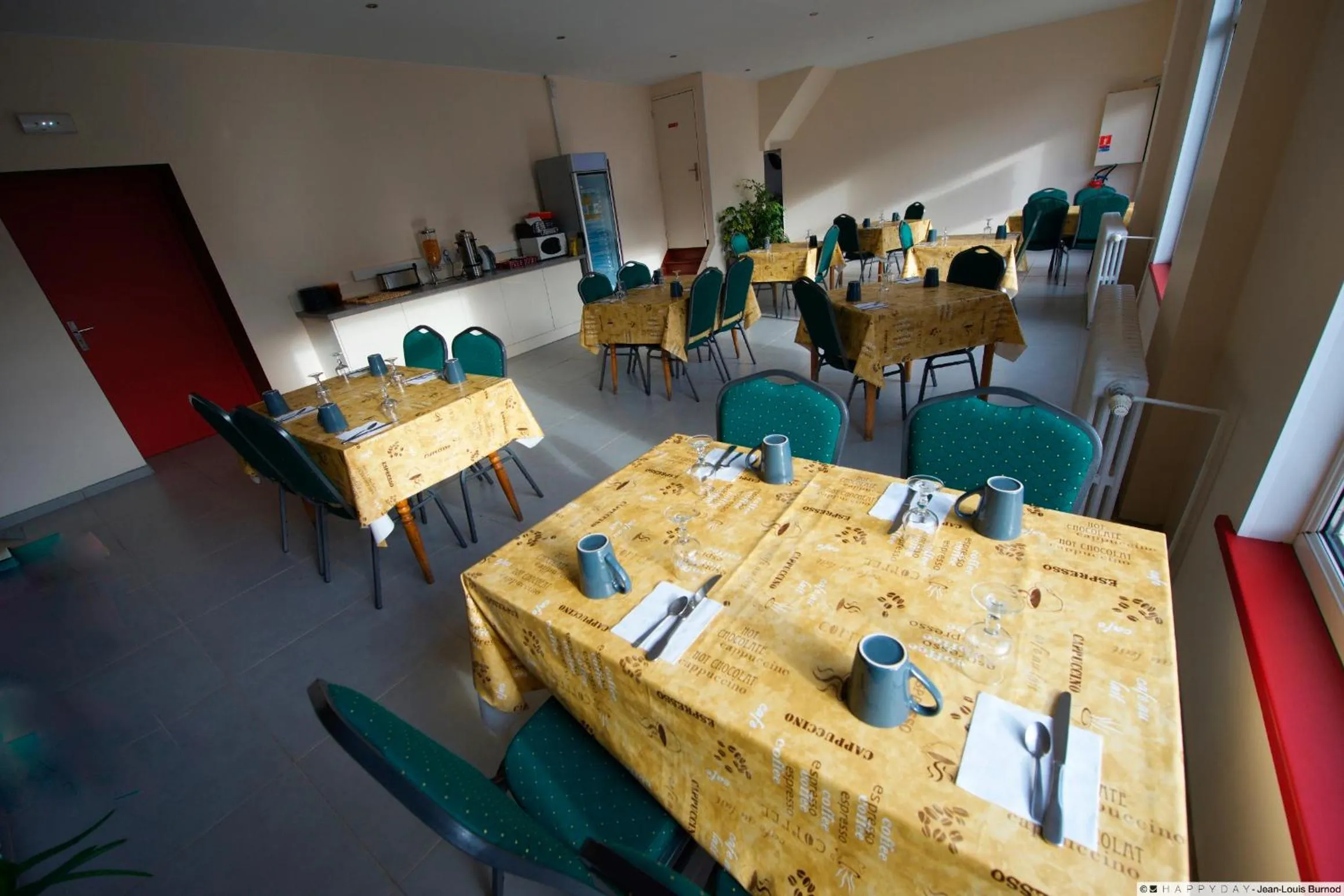 Restaurant/places to eat in Hôtel La Tente Verte