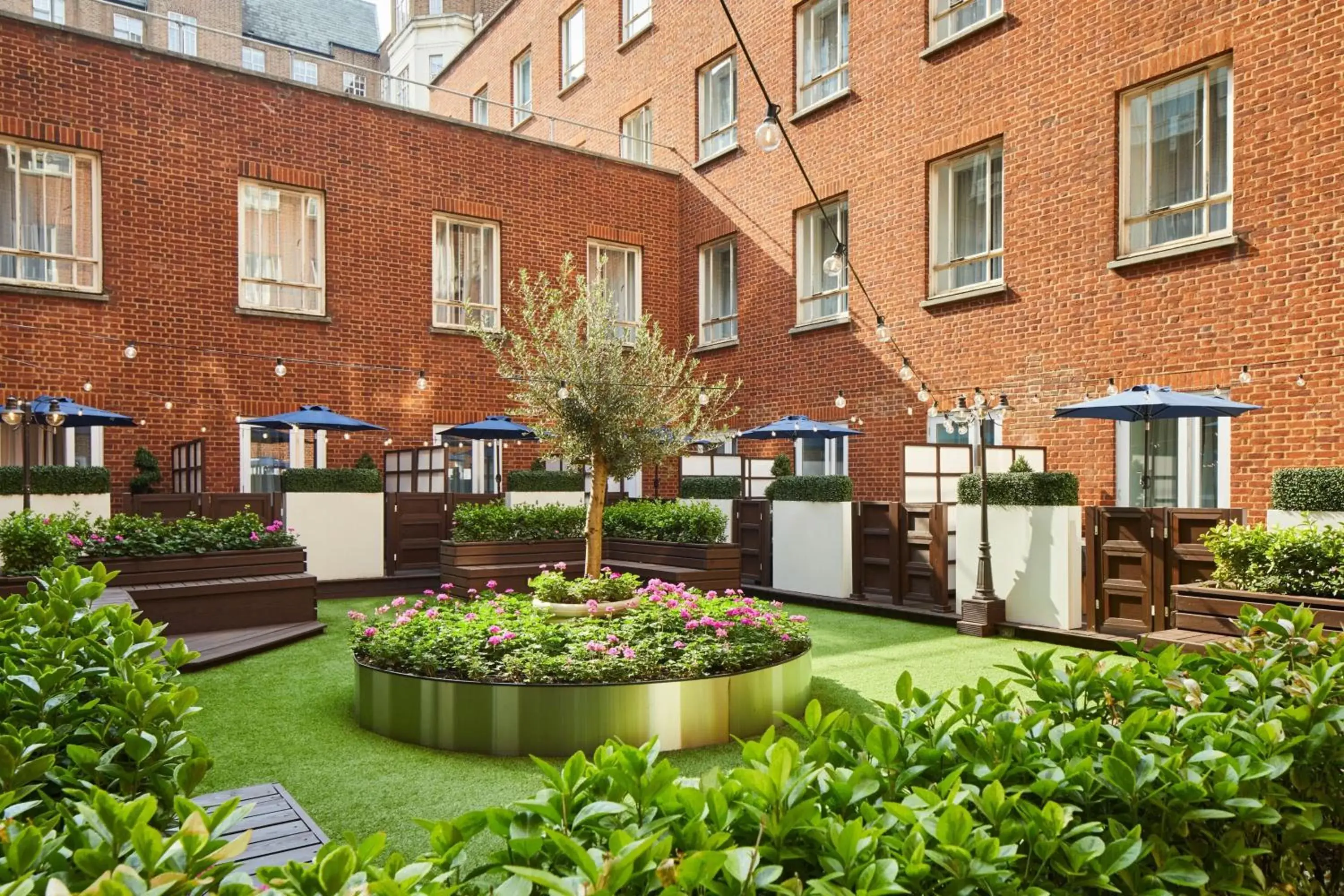 Other, Property Building in London Marriott Hotel Grosvenor Square