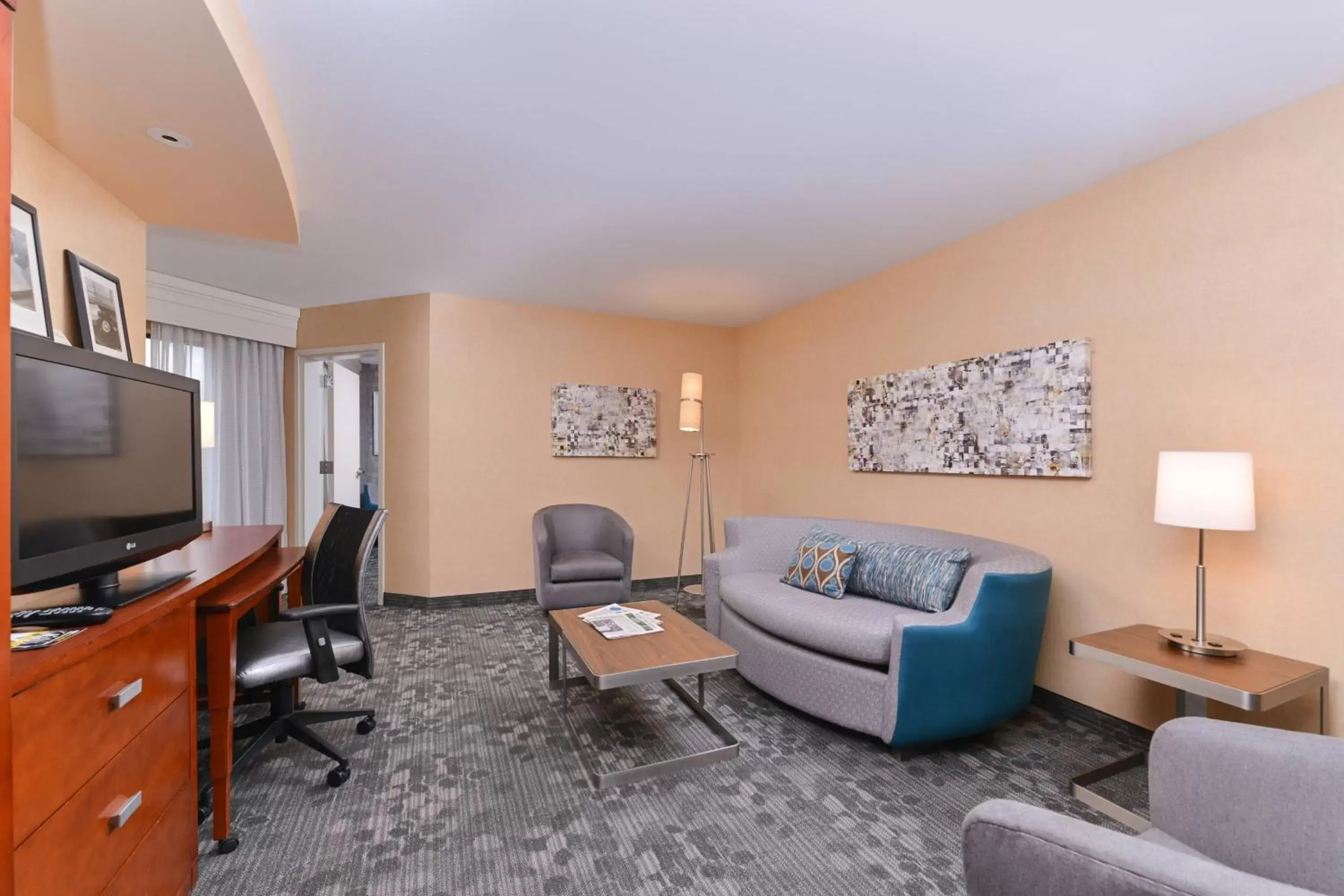 Living room, Seating Area in Courtyard by Marriott Boise West/Meridian