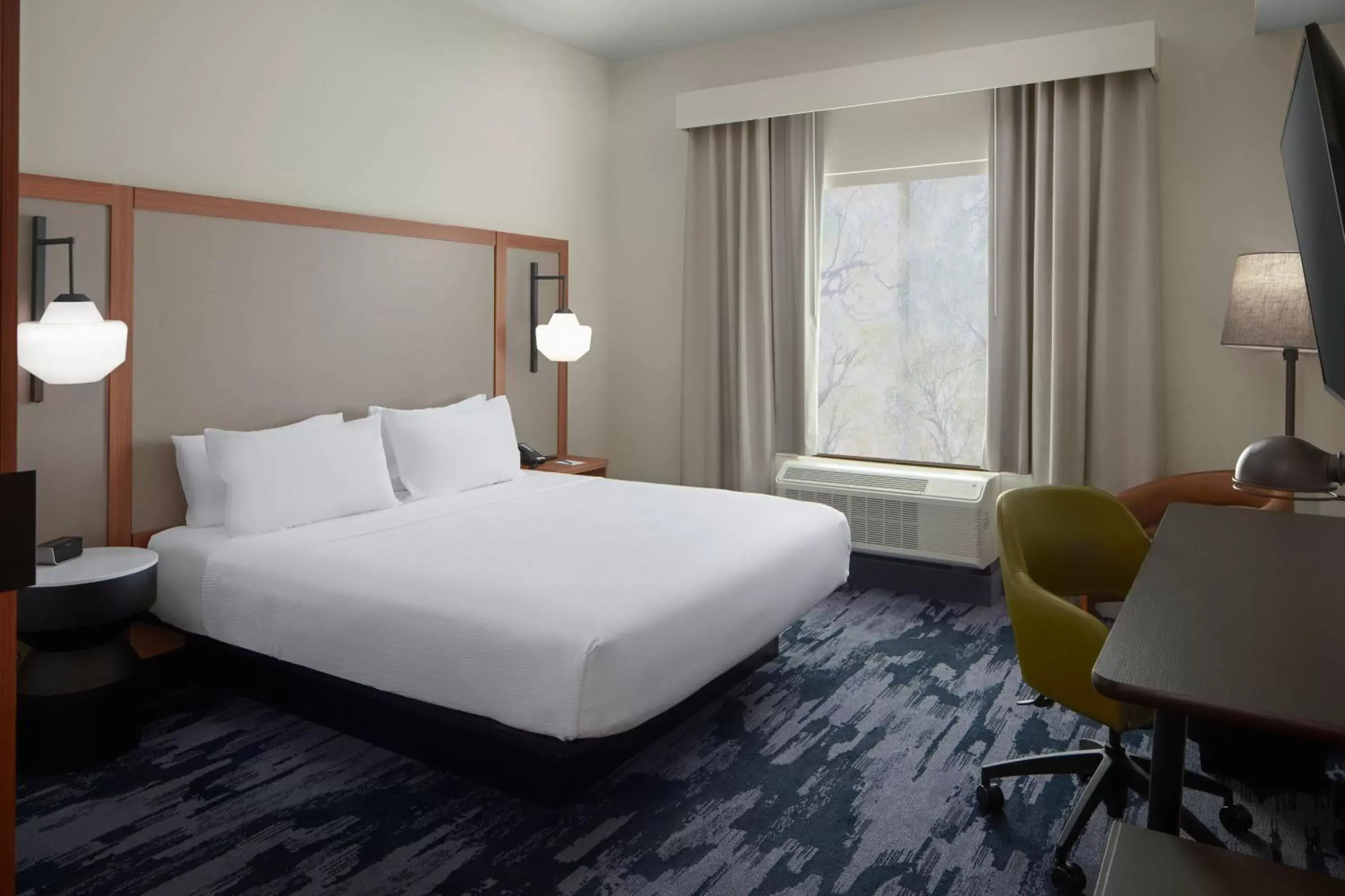 Photo of the whole room, Bed in Fairfield by Marriott Inn & Suites Middletown