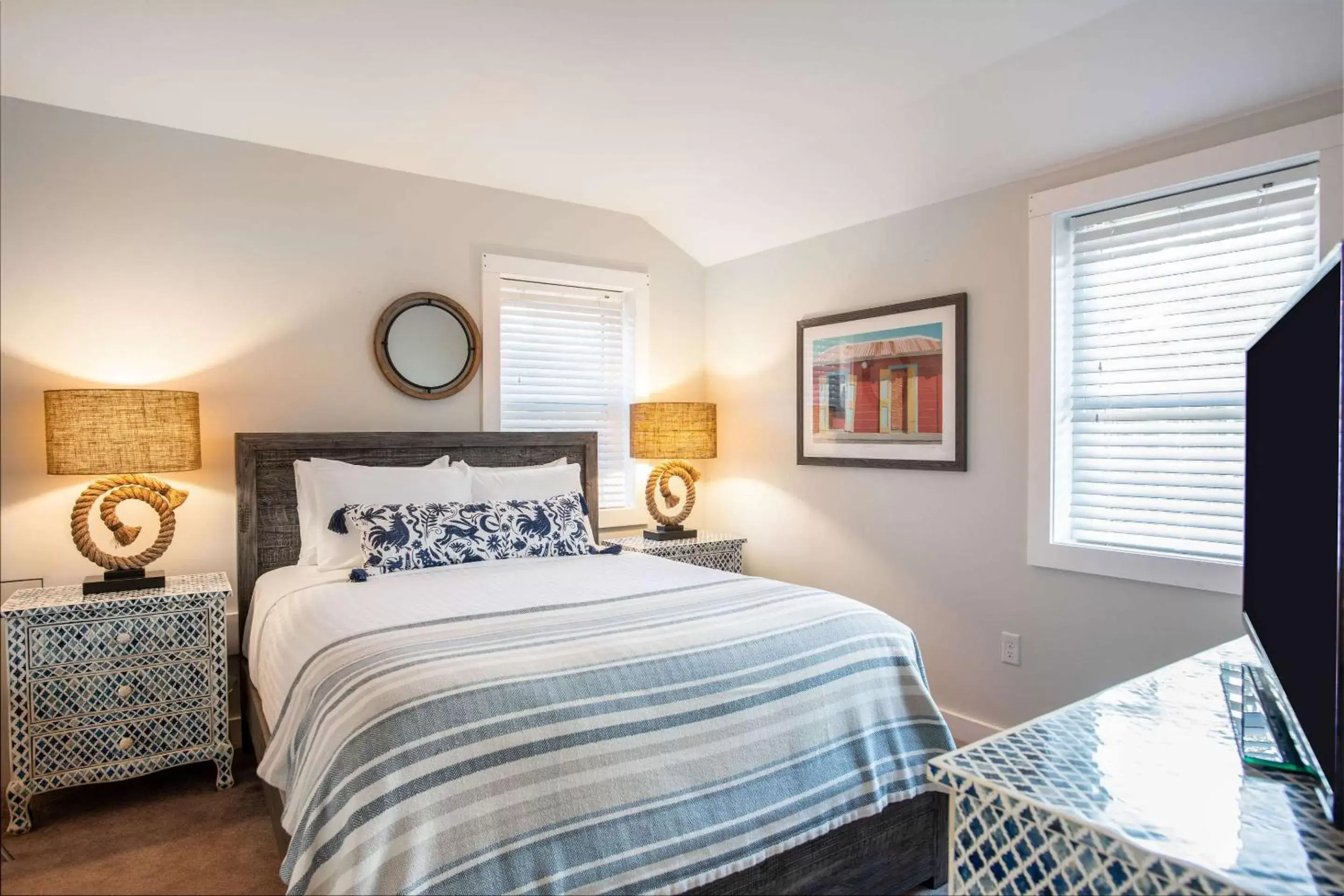 Photo of the whole room, Bed in Edgar Hotel Martha's Vineyard, Ascend Hotel Collection