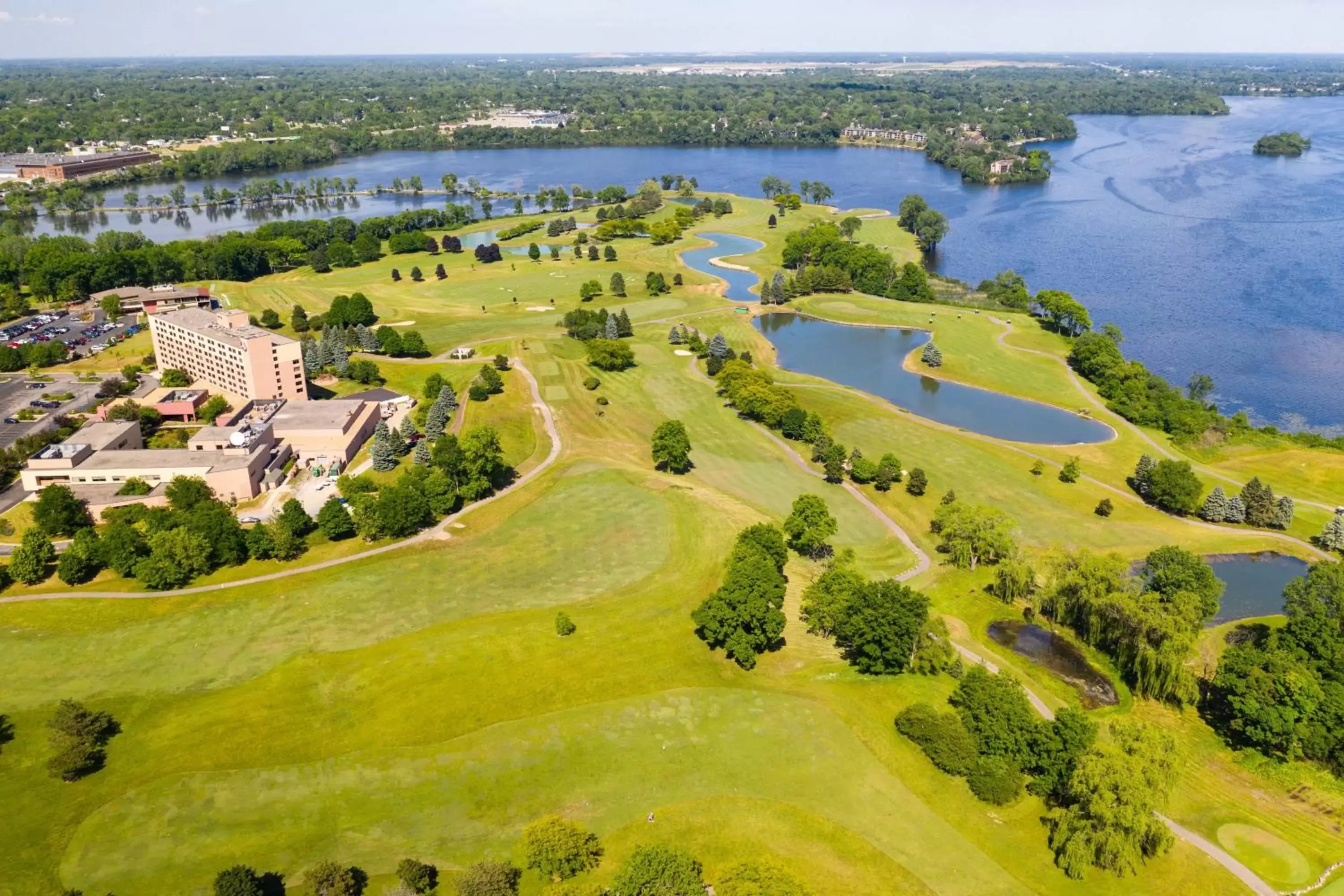 Property building, Bird's-eye View in Ann Arbor Marriott Ypsilanti at Eagle Crest