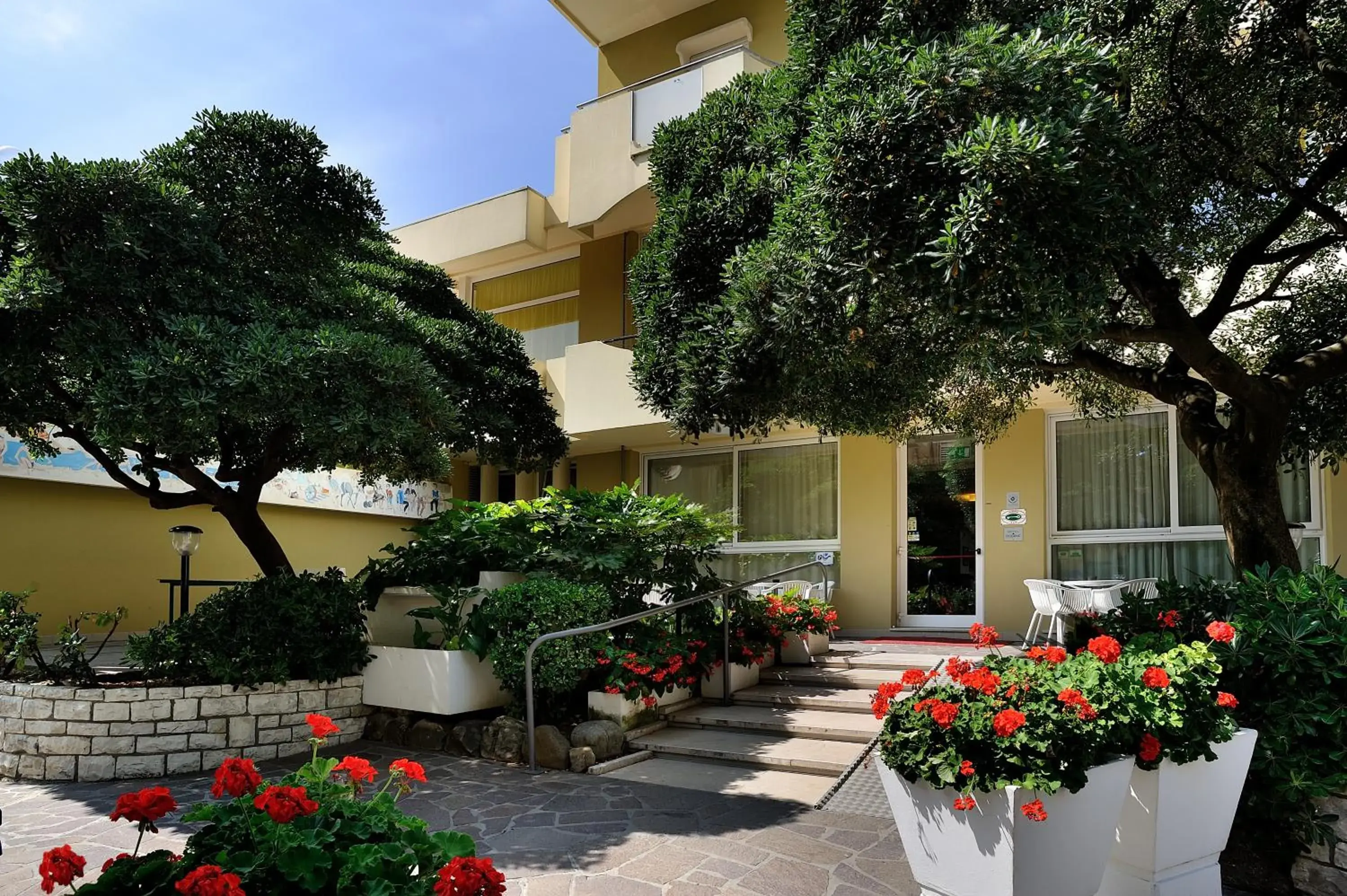 Facade/entrance, Property Building in Hotel Oceanic