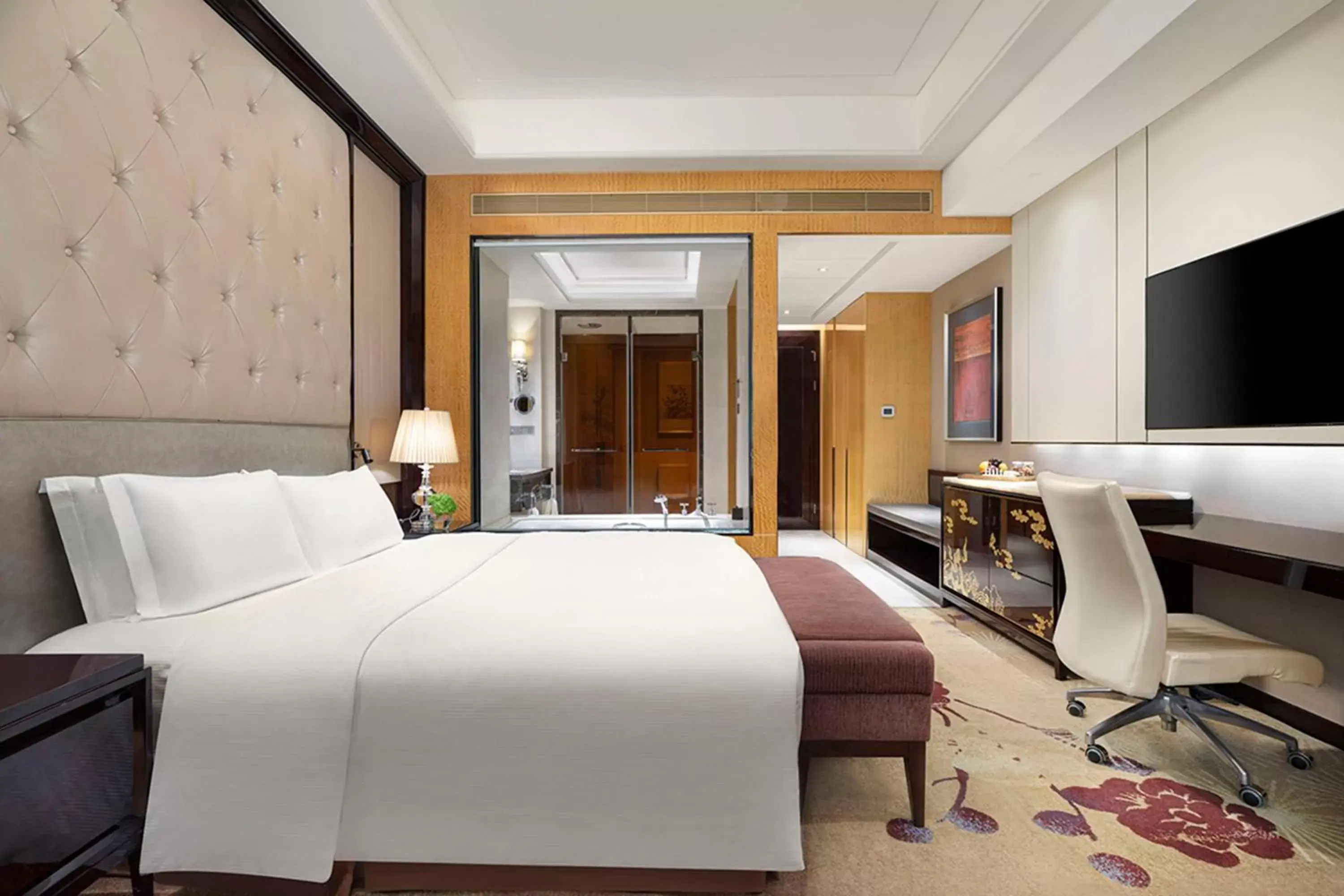 Bedroom, Bed in Hilton Nanjing