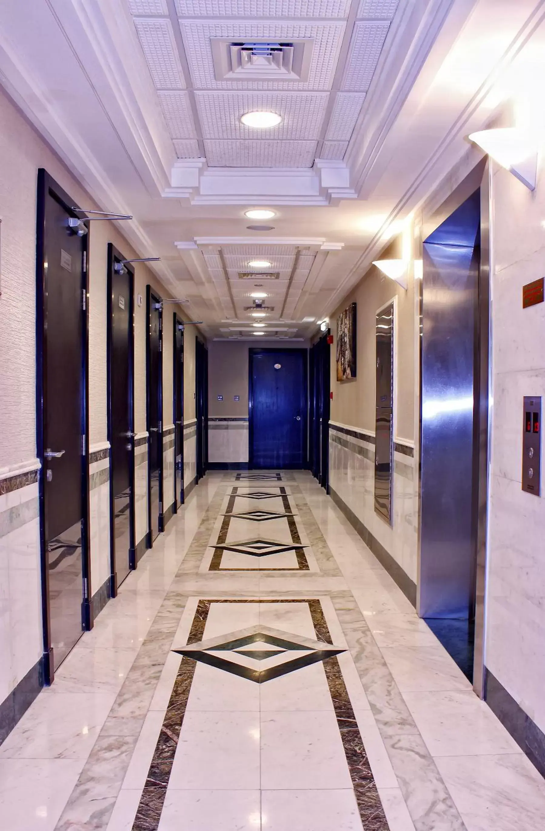 Lobby or reception in Paragon Hotel Apartments