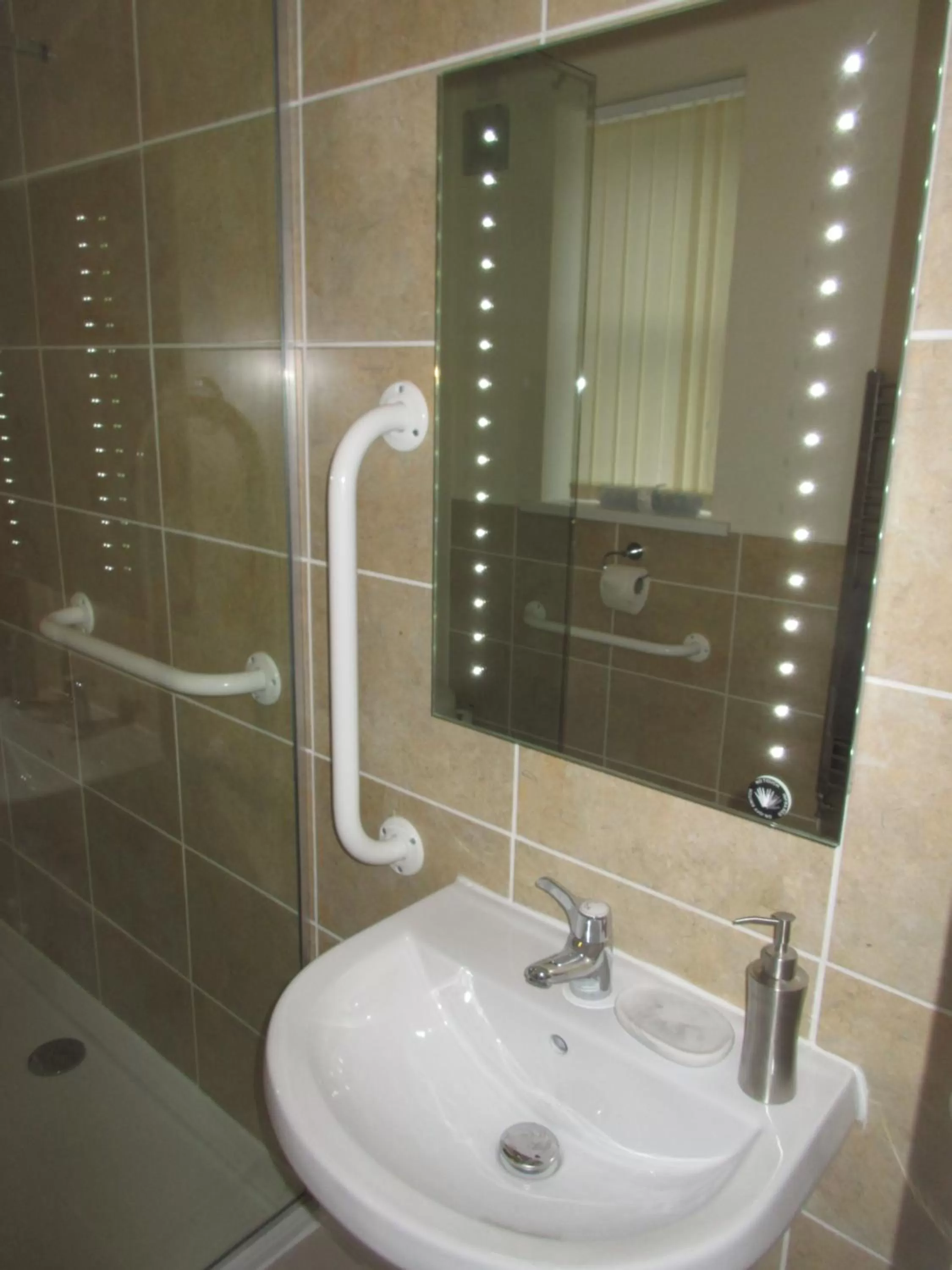 Bathroom in Anchor House 2 East Street Alford Lincolnshire LN13 9EQ