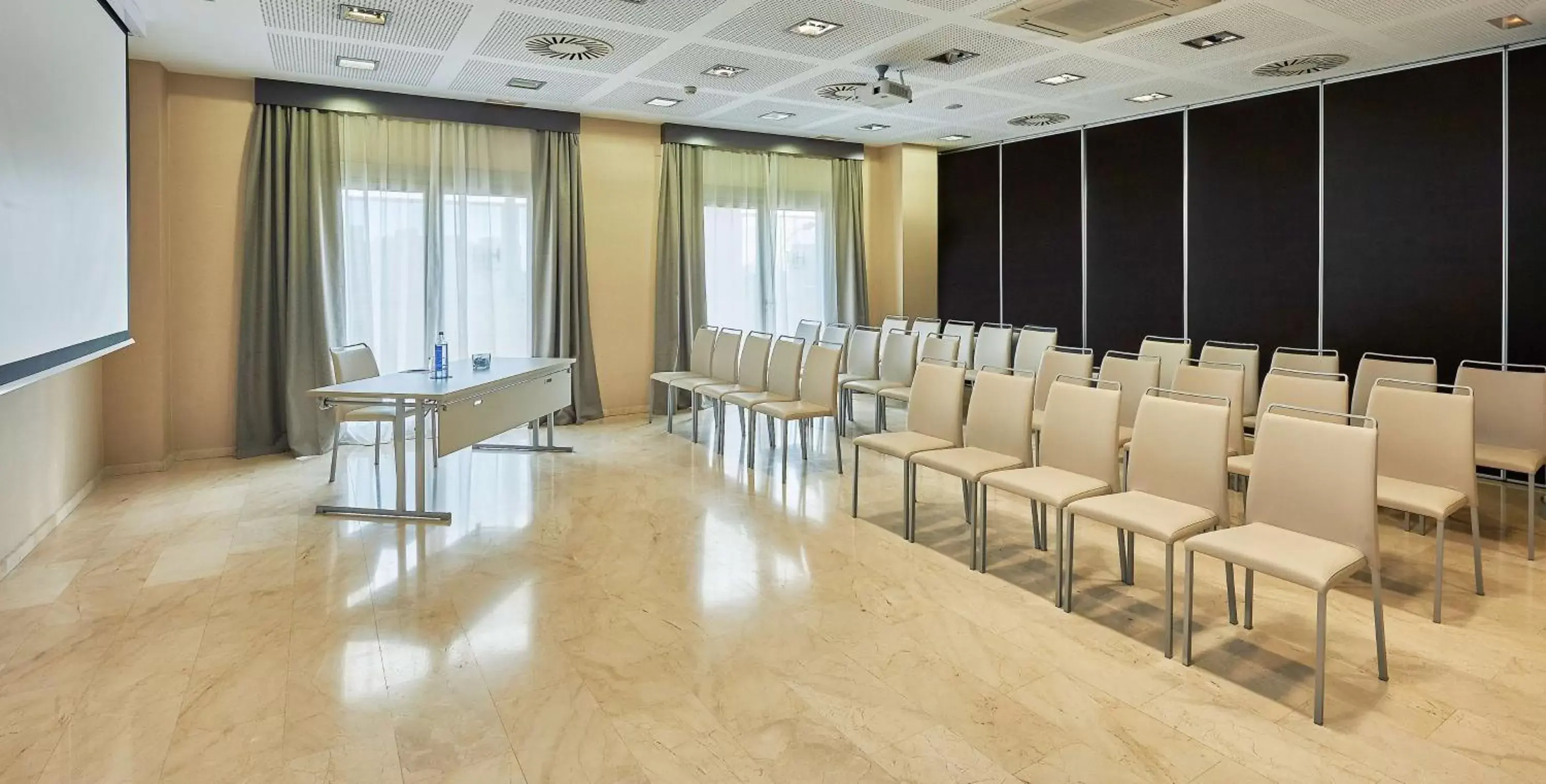 Meeting/conference room in NH Alicante