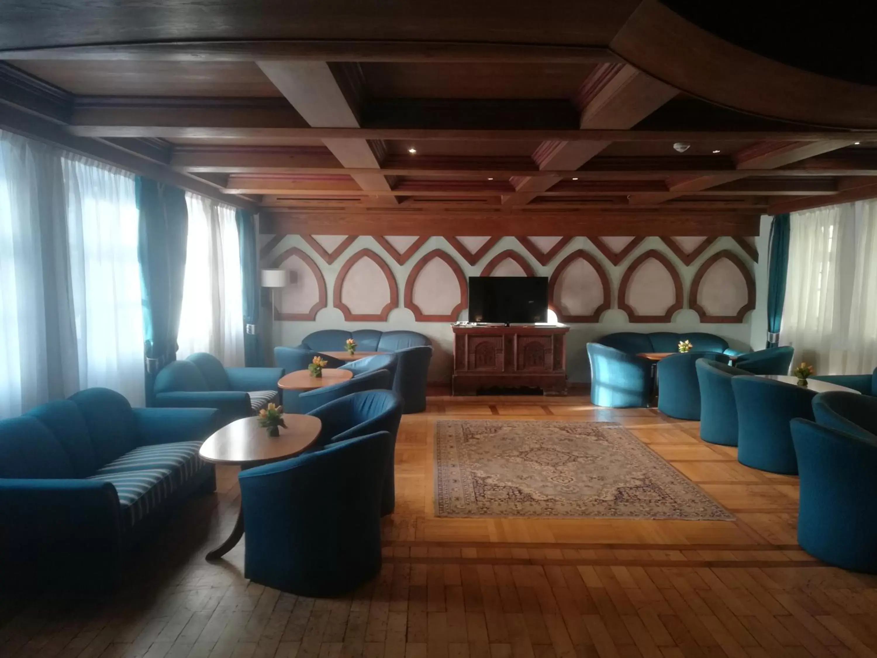 Communal lounge/ TV room, Seating Area in Family Hotel Schloss Rosenegg