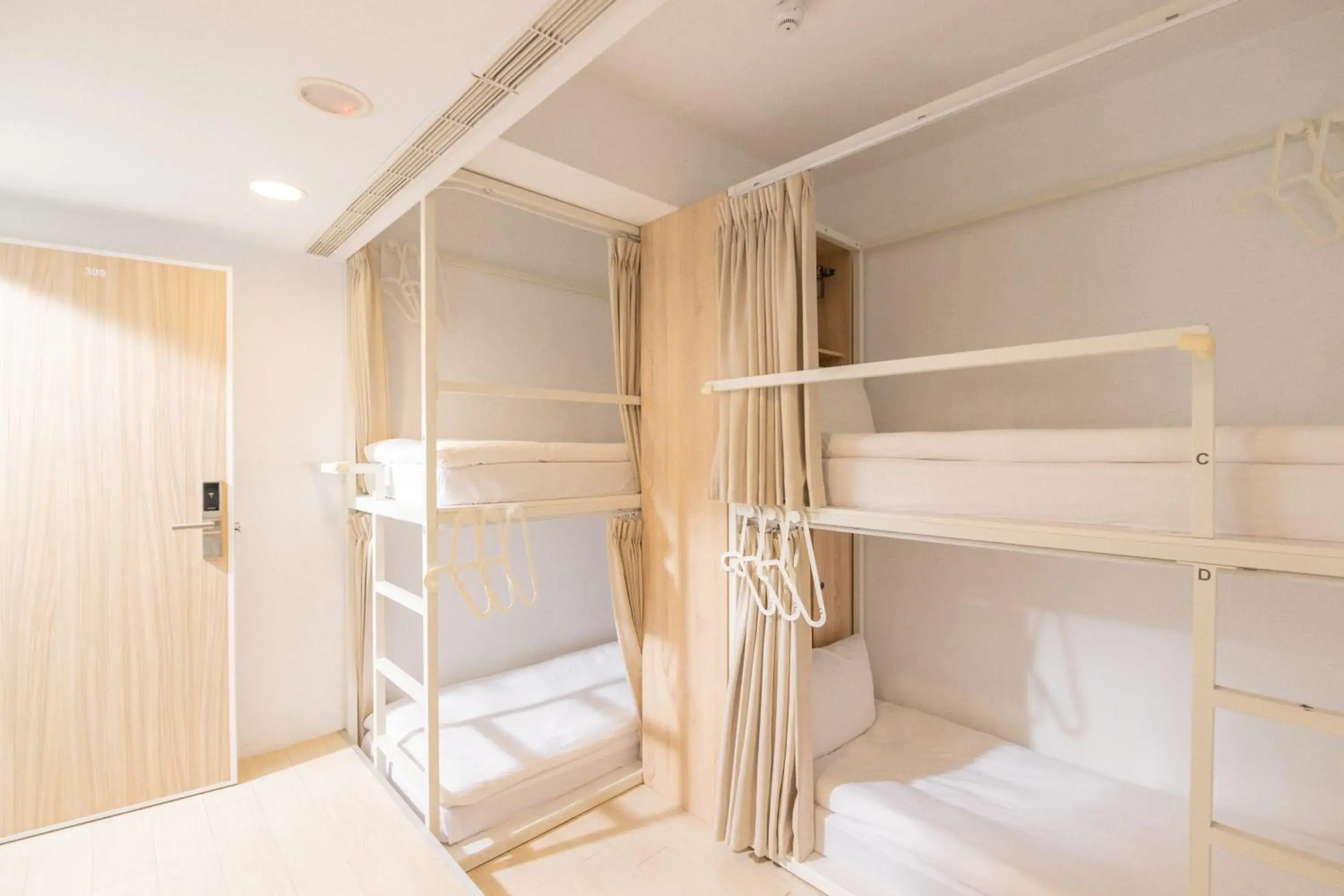 Photo of the whole room, Bunk Bed in Flip Flop Hostel - Garden