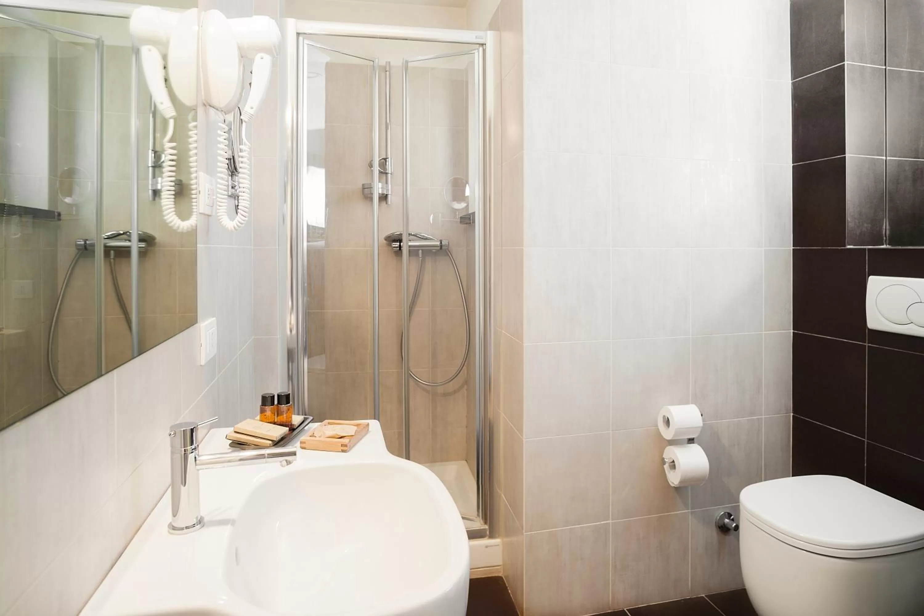 Bathroom in Hotel Hambros - Il Parco in Villa Banchieri