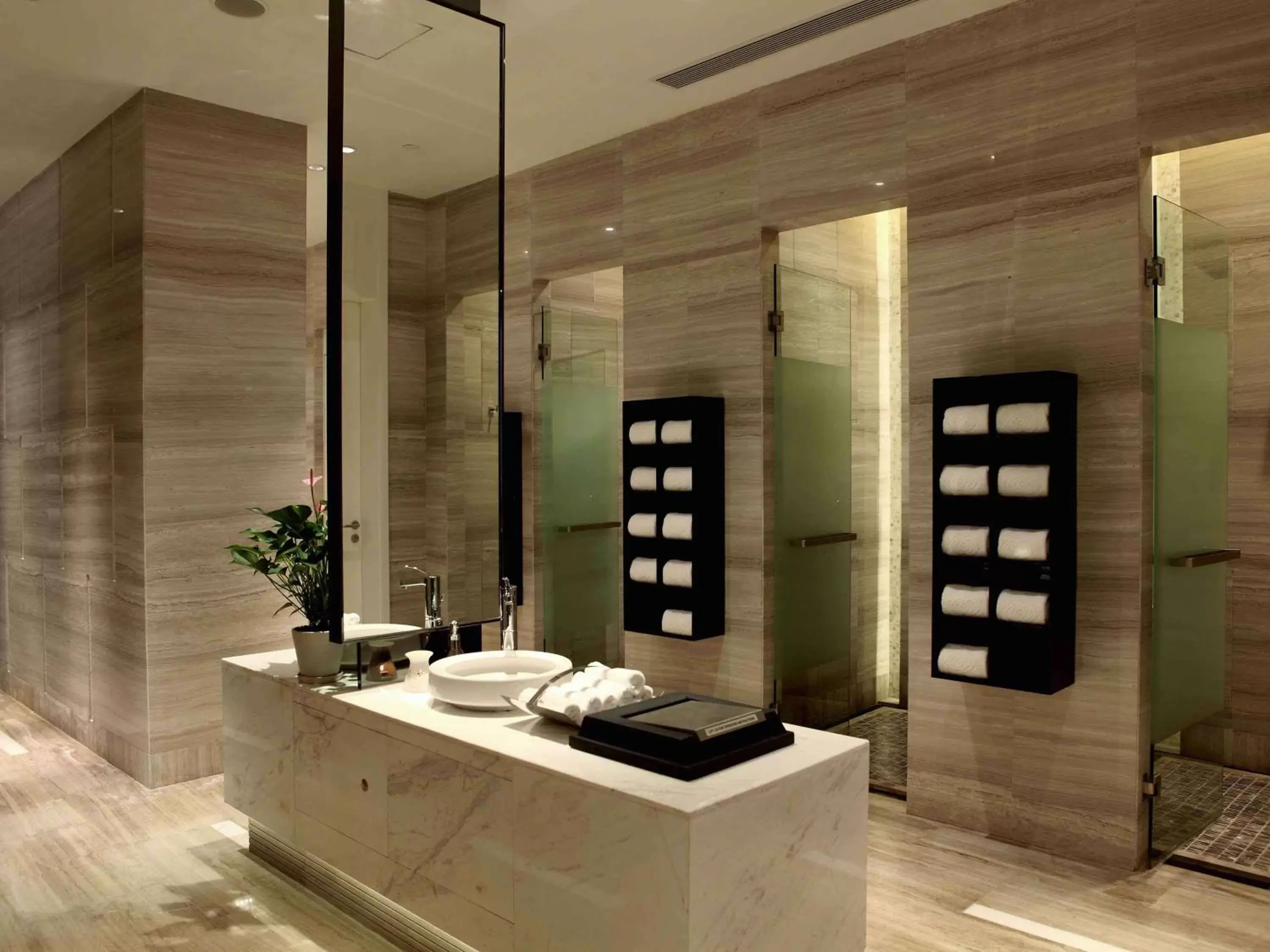 Spa and wellness centre/facilities, Bathroom in Sofitel Guangzhou Sunrich