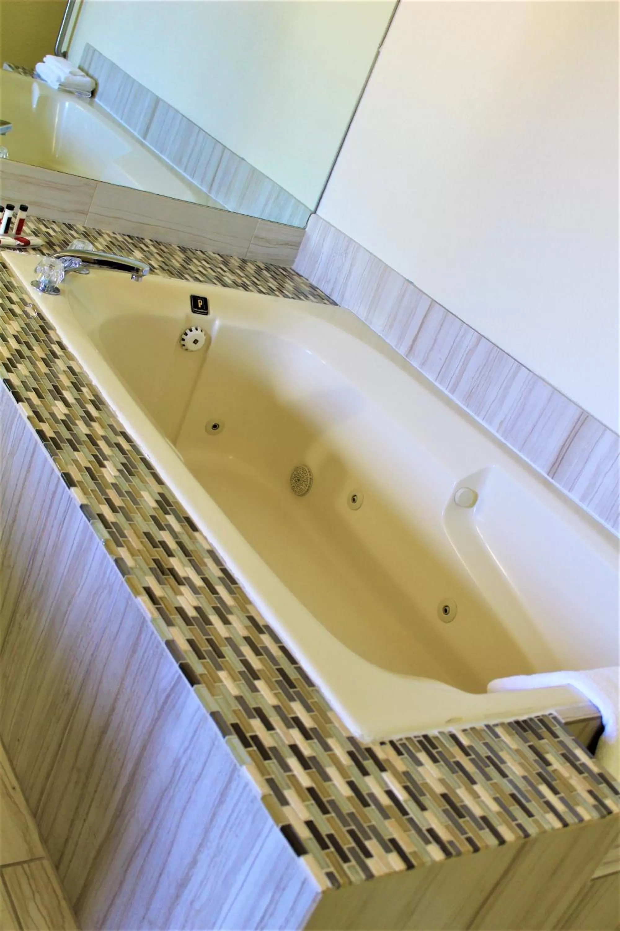 Hot Tub in Super 8 by Wyndham Ft Stockton