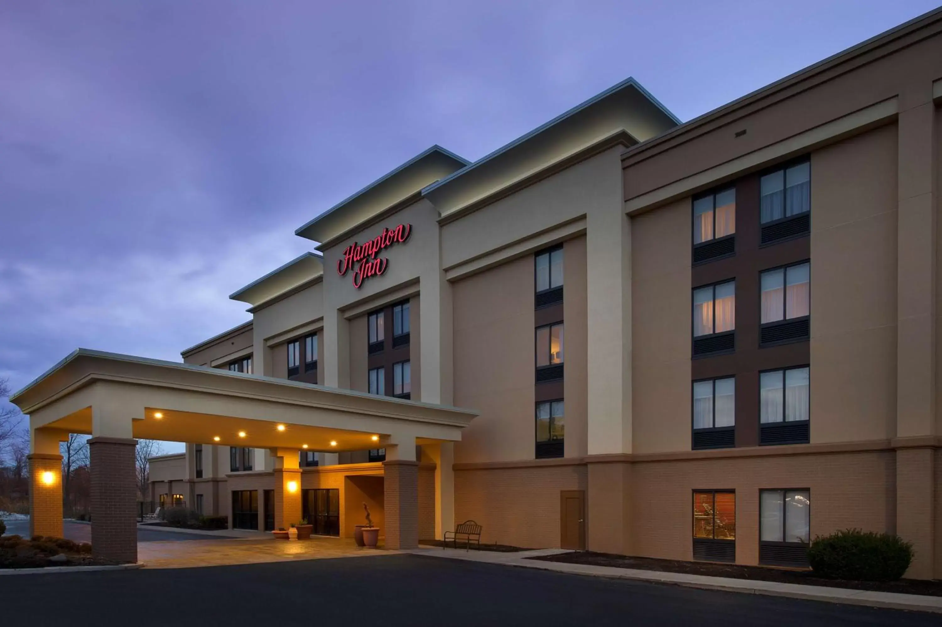 Property Building in Hampton Inn Rochester Greece