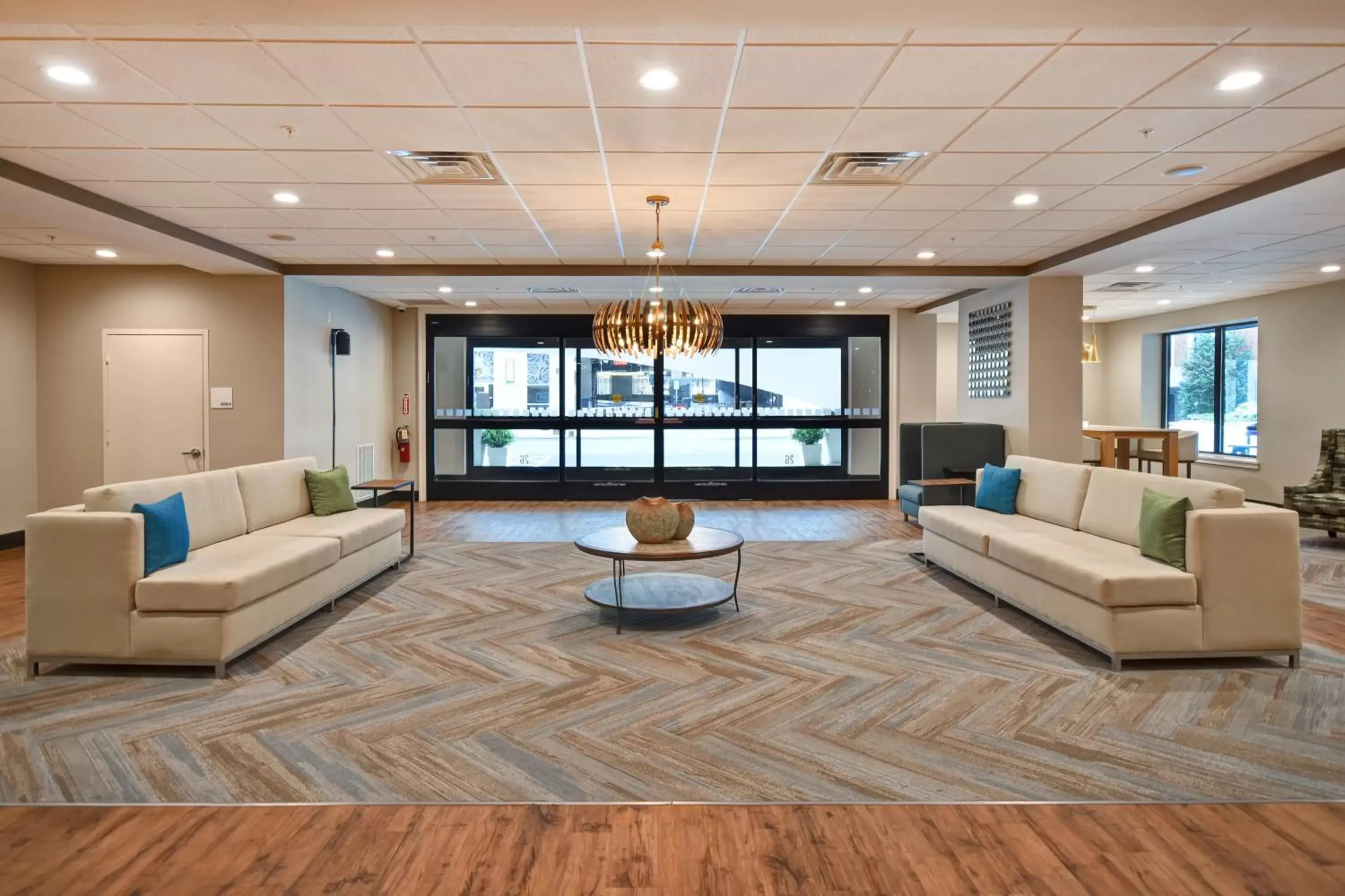 Property building, Seating Area in Holiday Inn Lancaster, an IHG Hotel