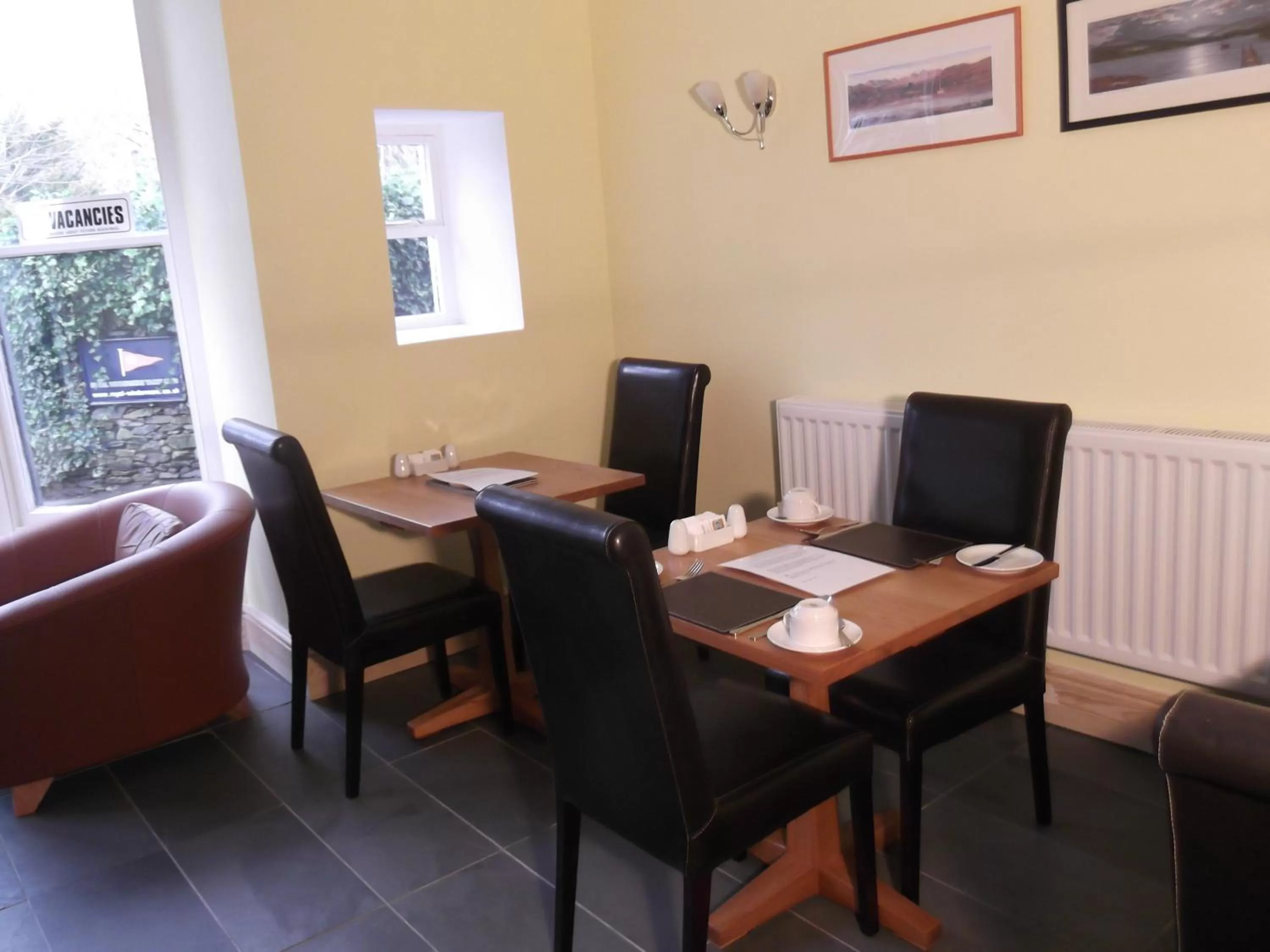 Restaurant/places to eat in The Bay House Lake View Guest House - Adults Only