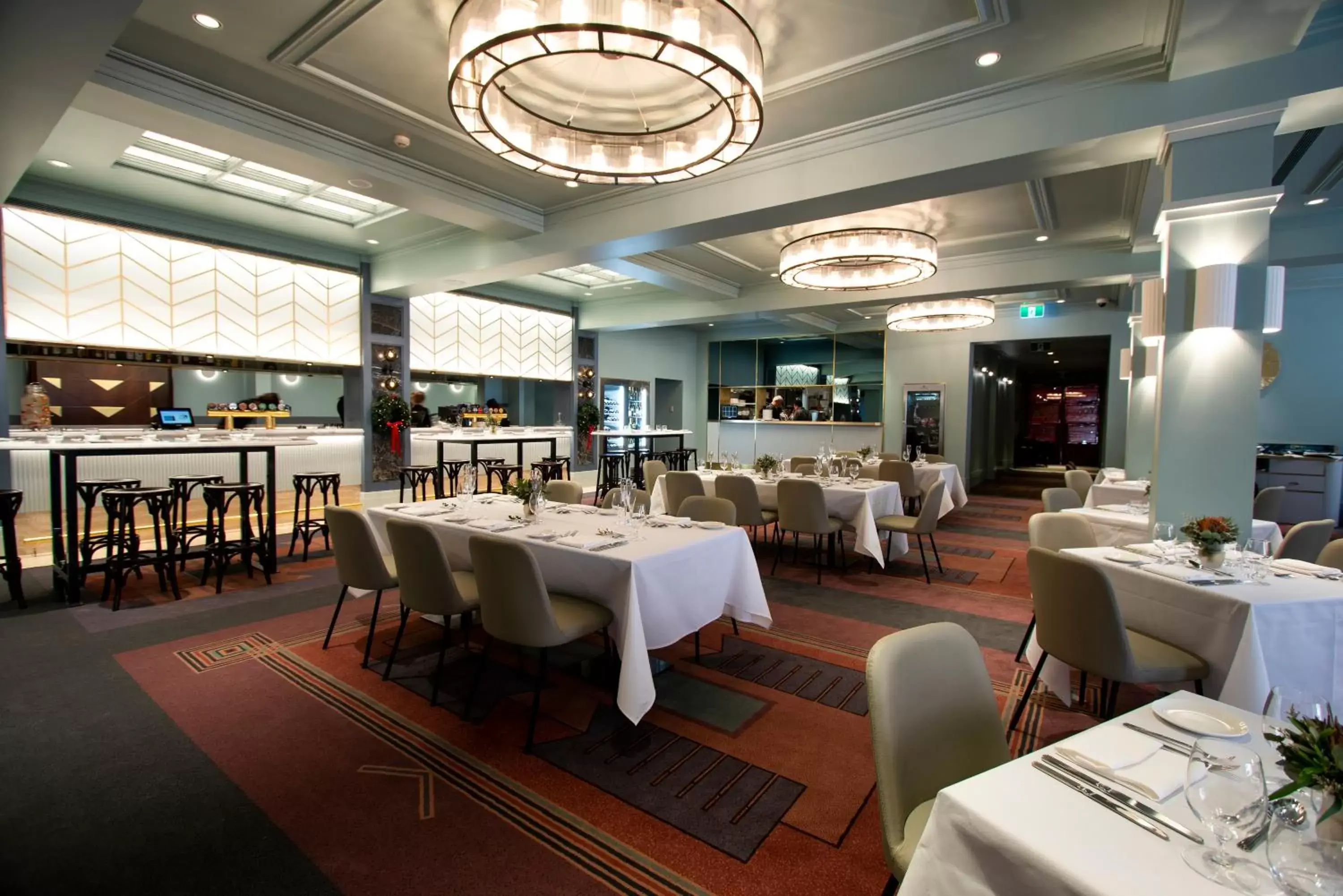 Restaurant/Places to Eat in Tattersalls Hotel