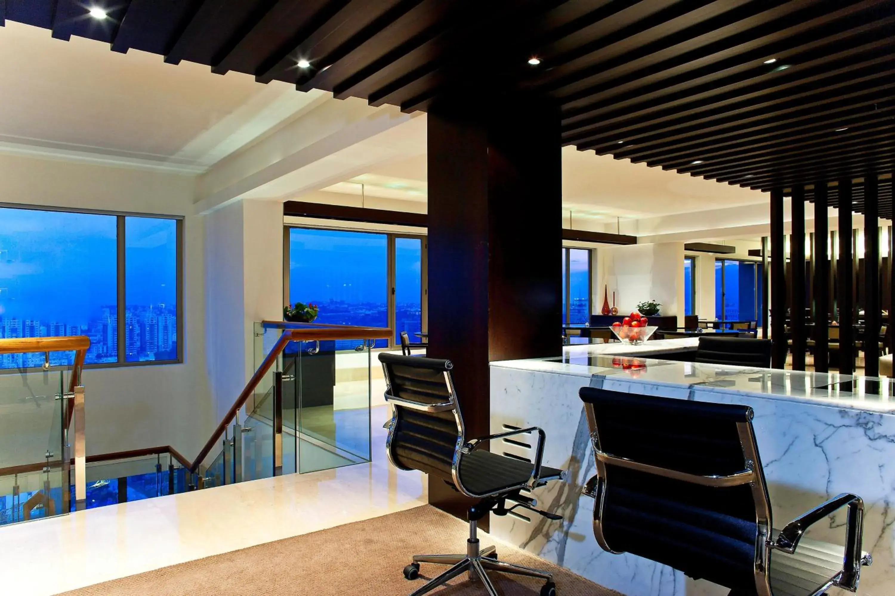 Lounge or bar in The Westin Hyderabad Mindspace