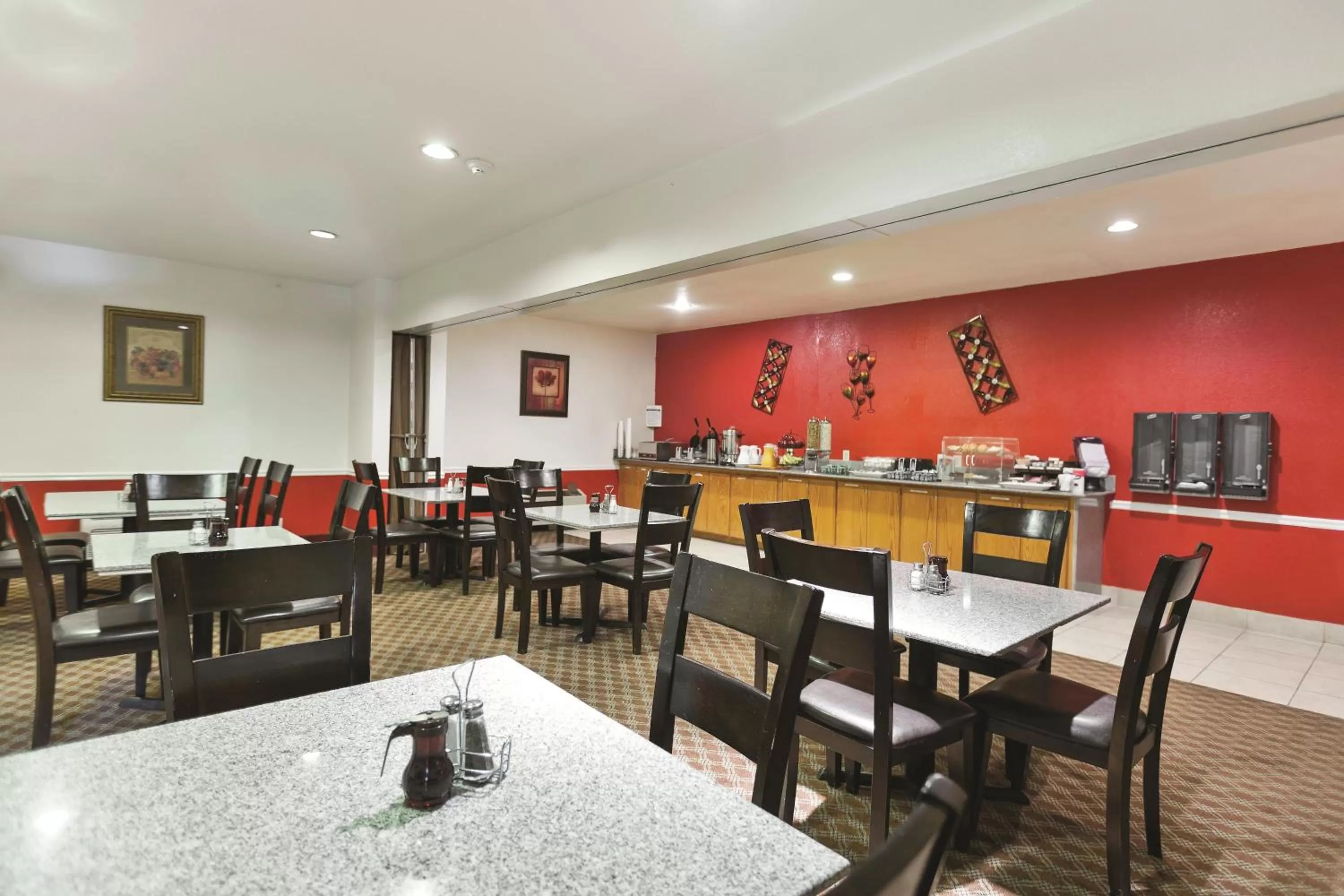 Restaurant/places to eat in Baymont by Wyndham Tehachapi