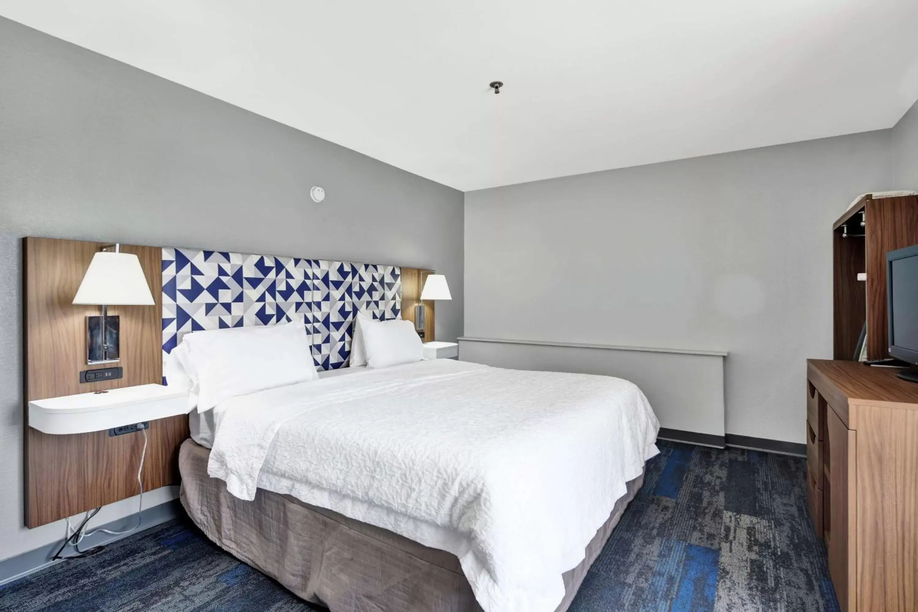 Bedroom, Bed in Express Inn Bedroom, Bed in Express Inn