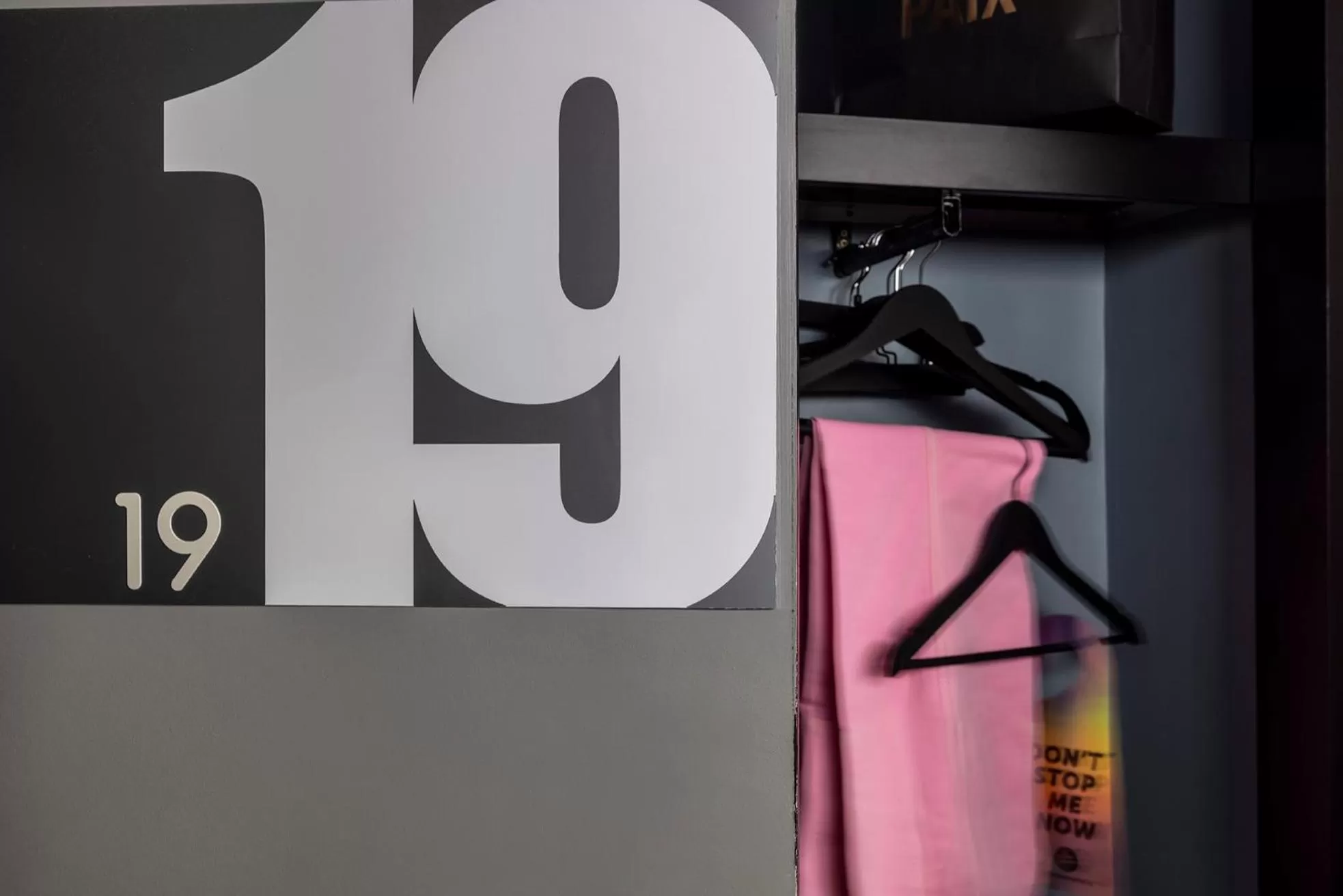 wardrobe in LHotel - face au château - boutique hôtel et séminaires