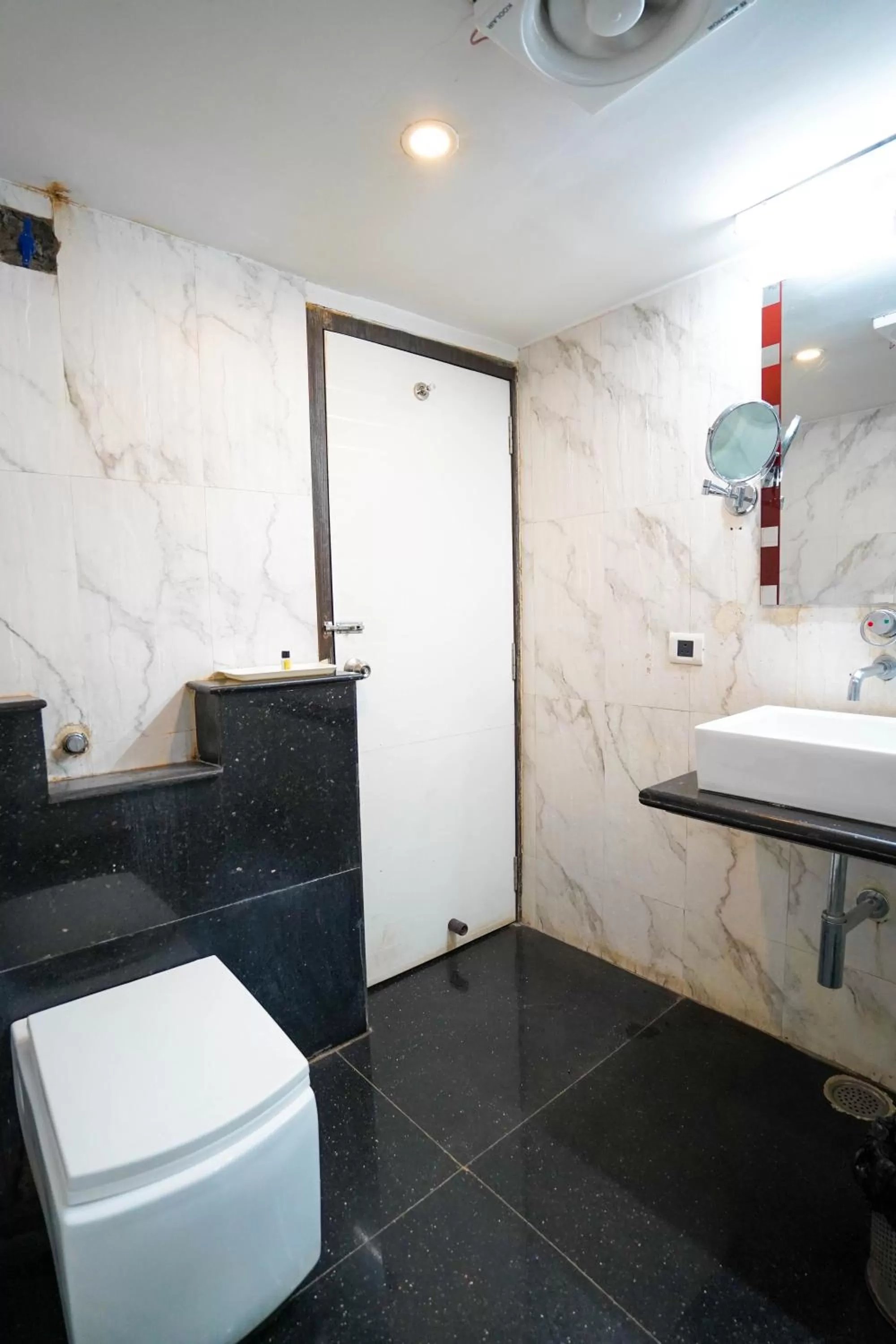 Bathroom in Hotel Floret Inn