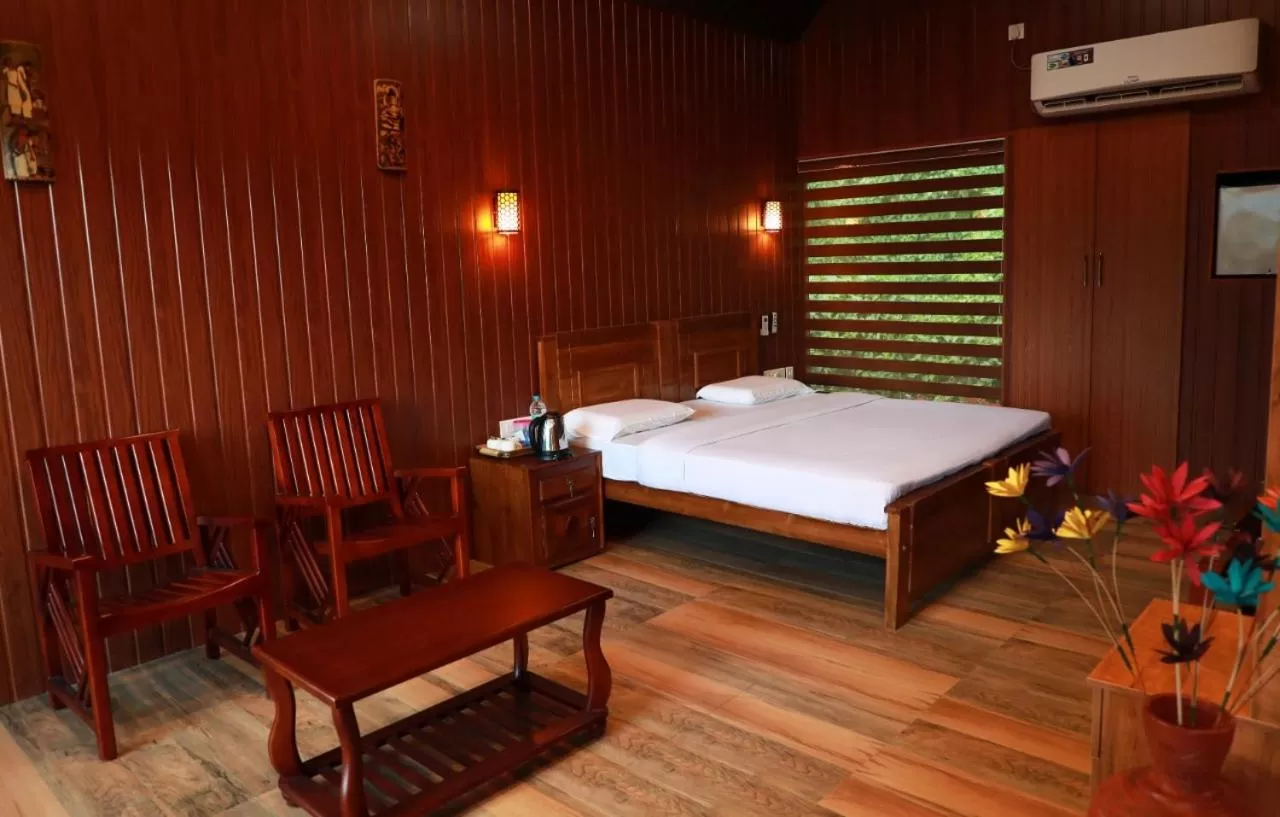 Photo of the whole room in Woodrose Resort