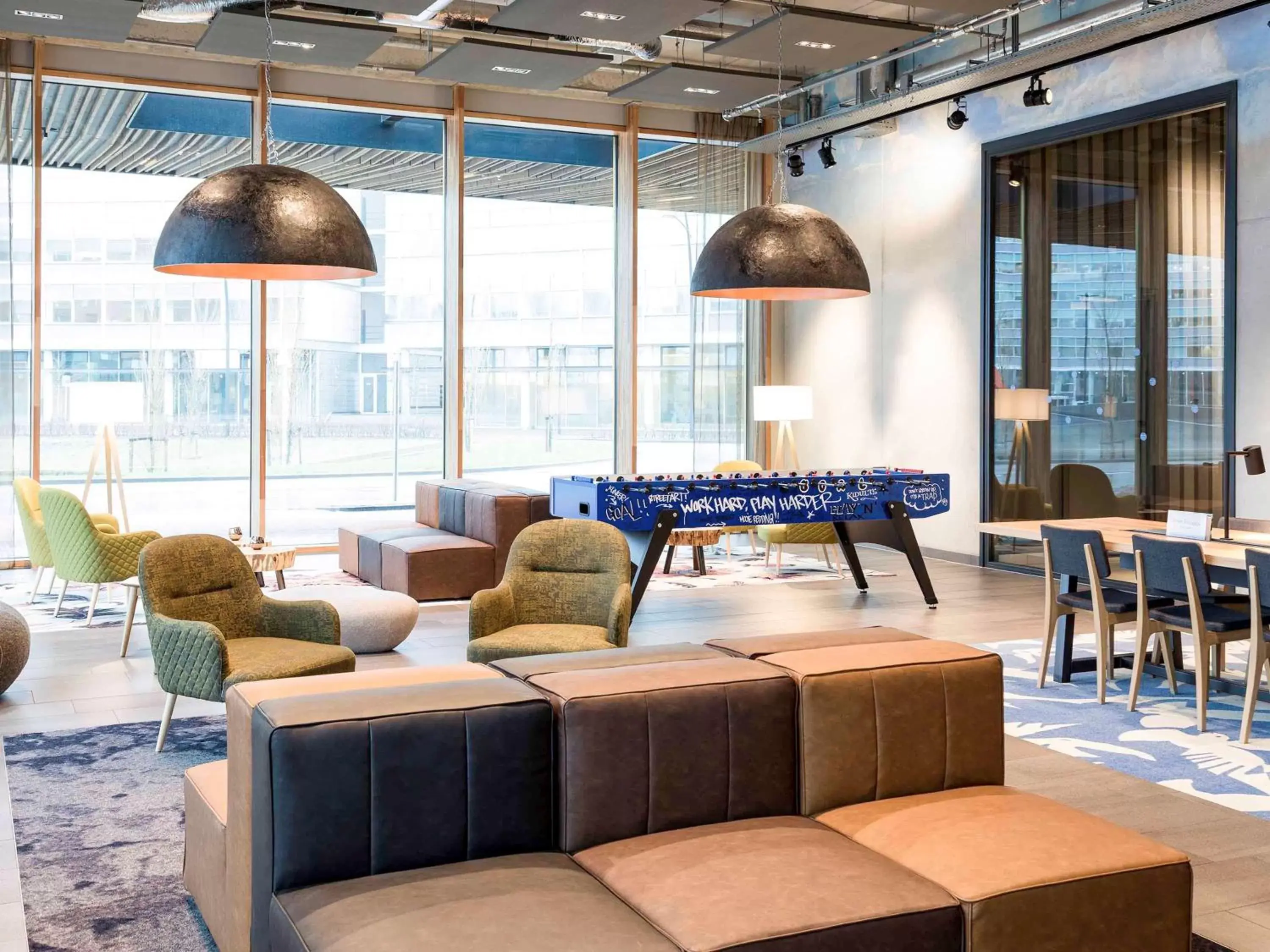 Lounge or bar in Novotel Amsterdam Schiphol Airport