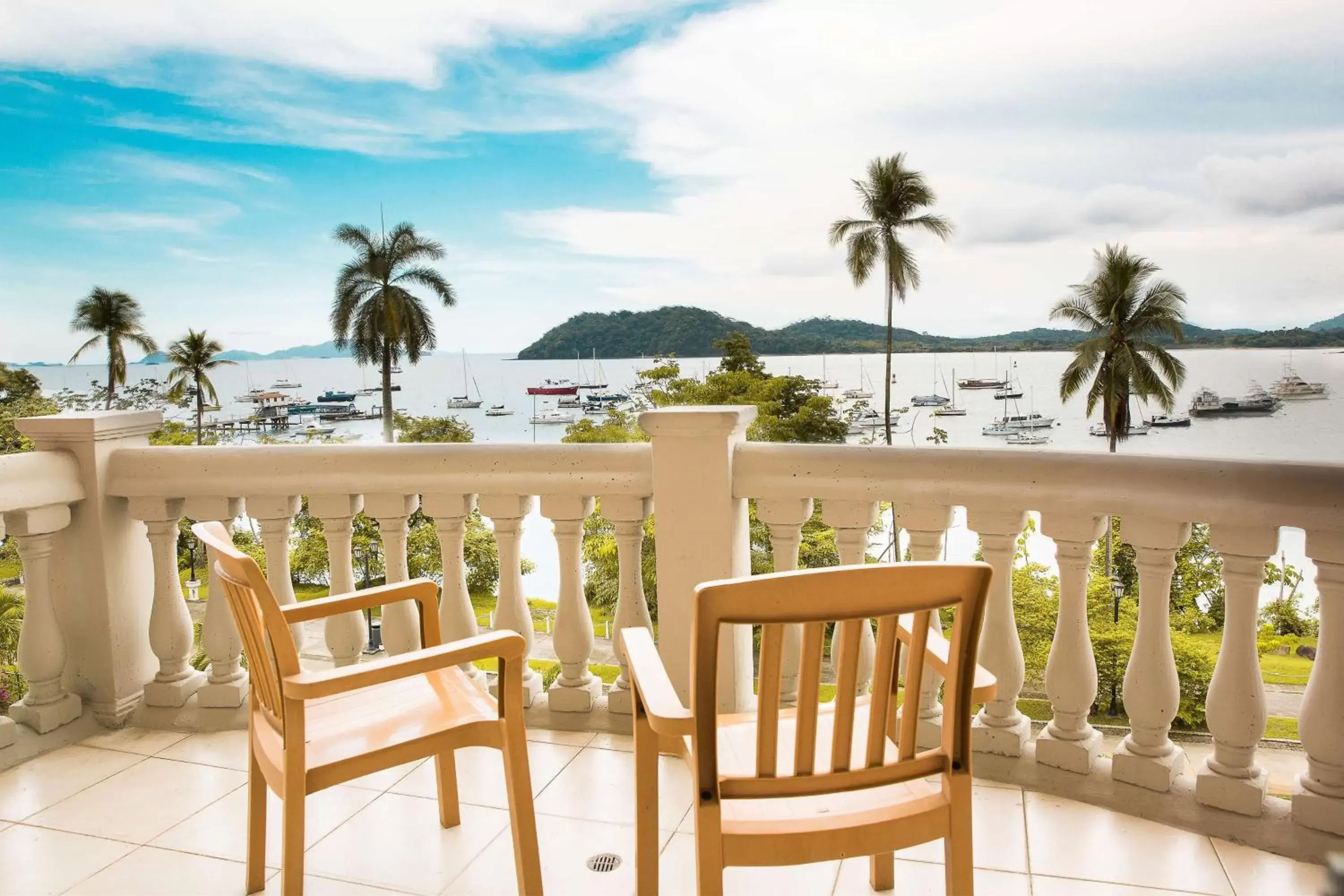 Property building, Balcony/Terrace in Radisson Hotel Panama Canal