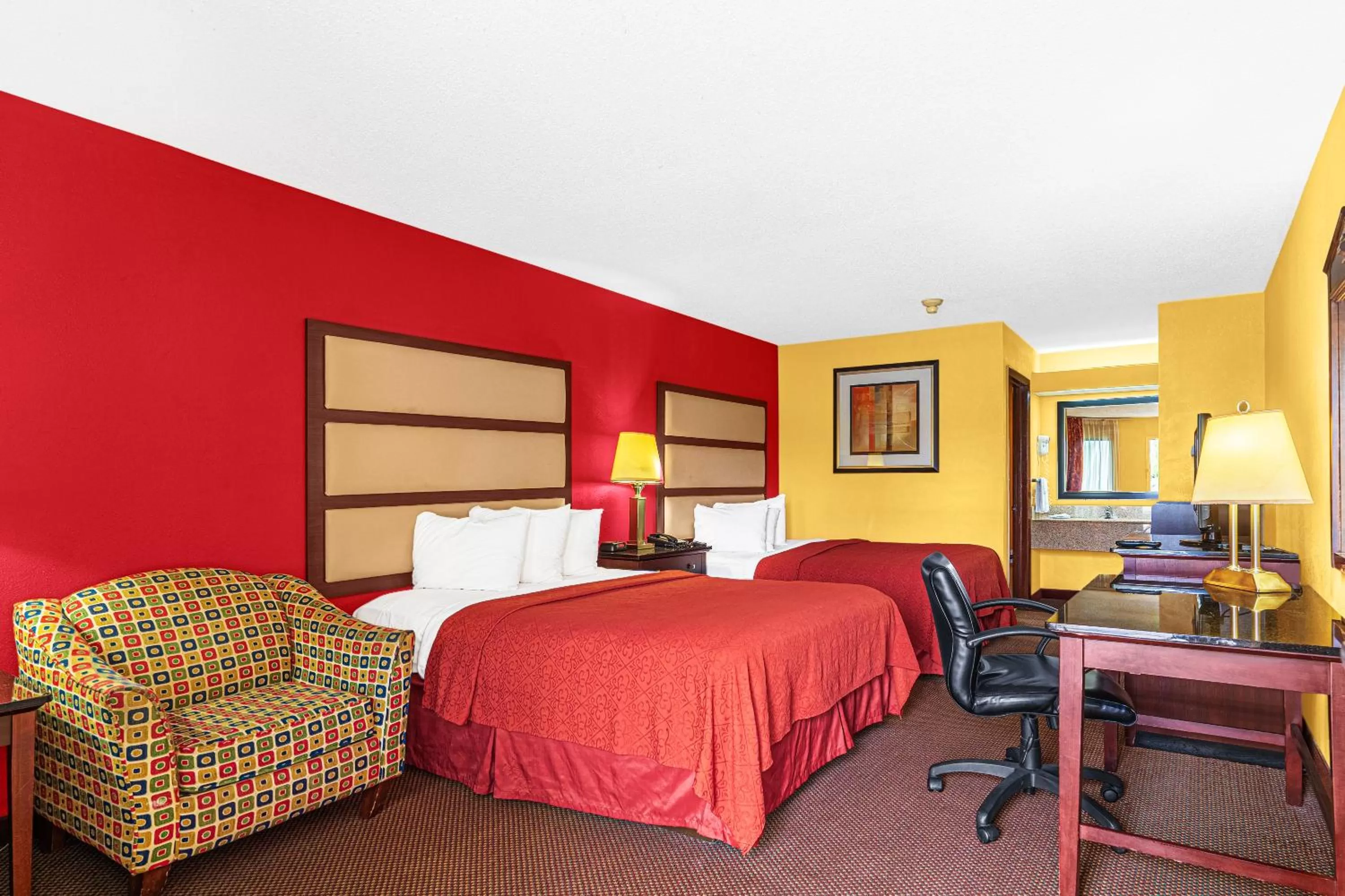 Photo of the whole room, Bed in America's Best Value Inn-Milledgeville
