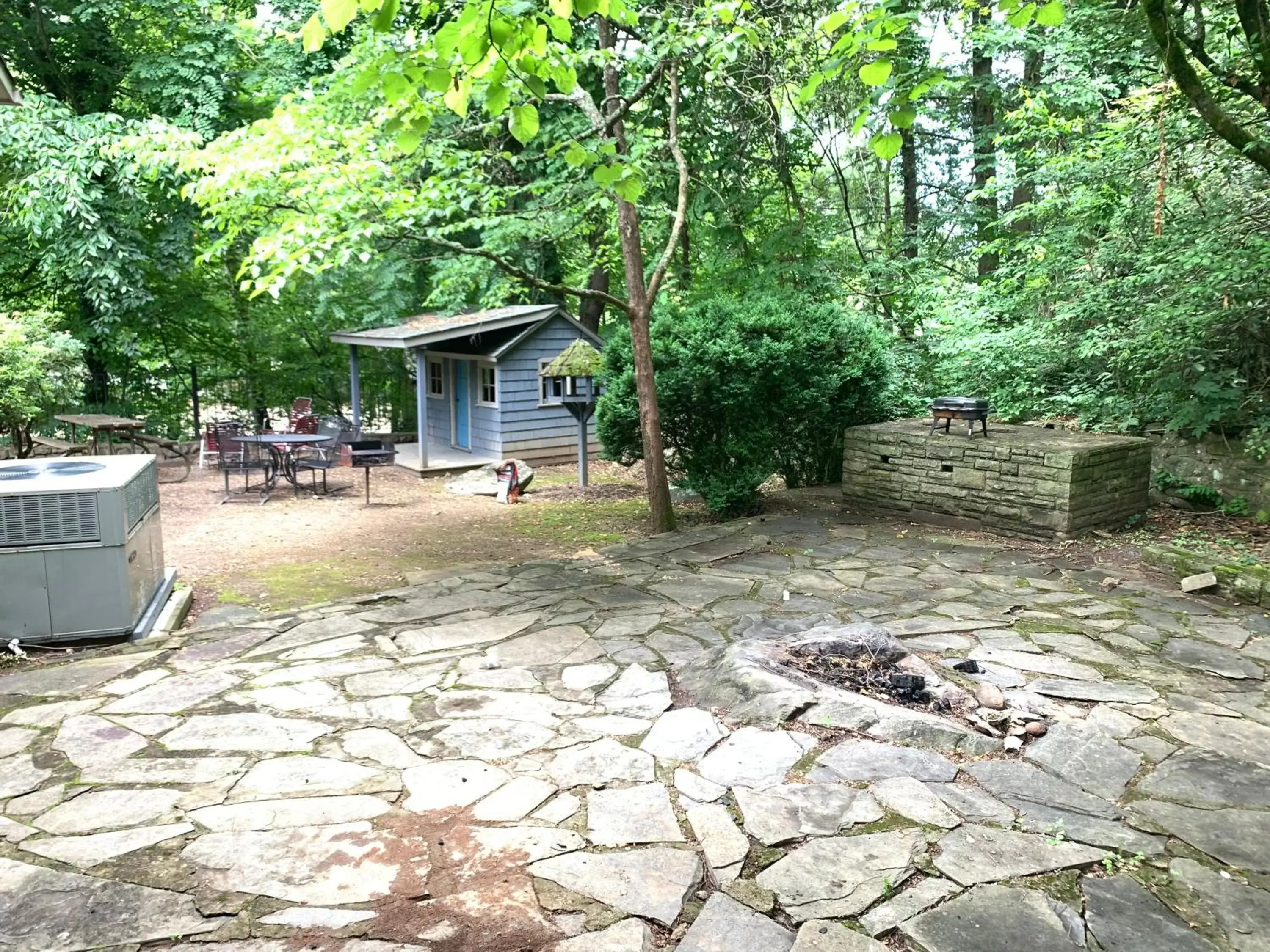 BBQ Facilities in Carr's Northside Hotel and Cottages