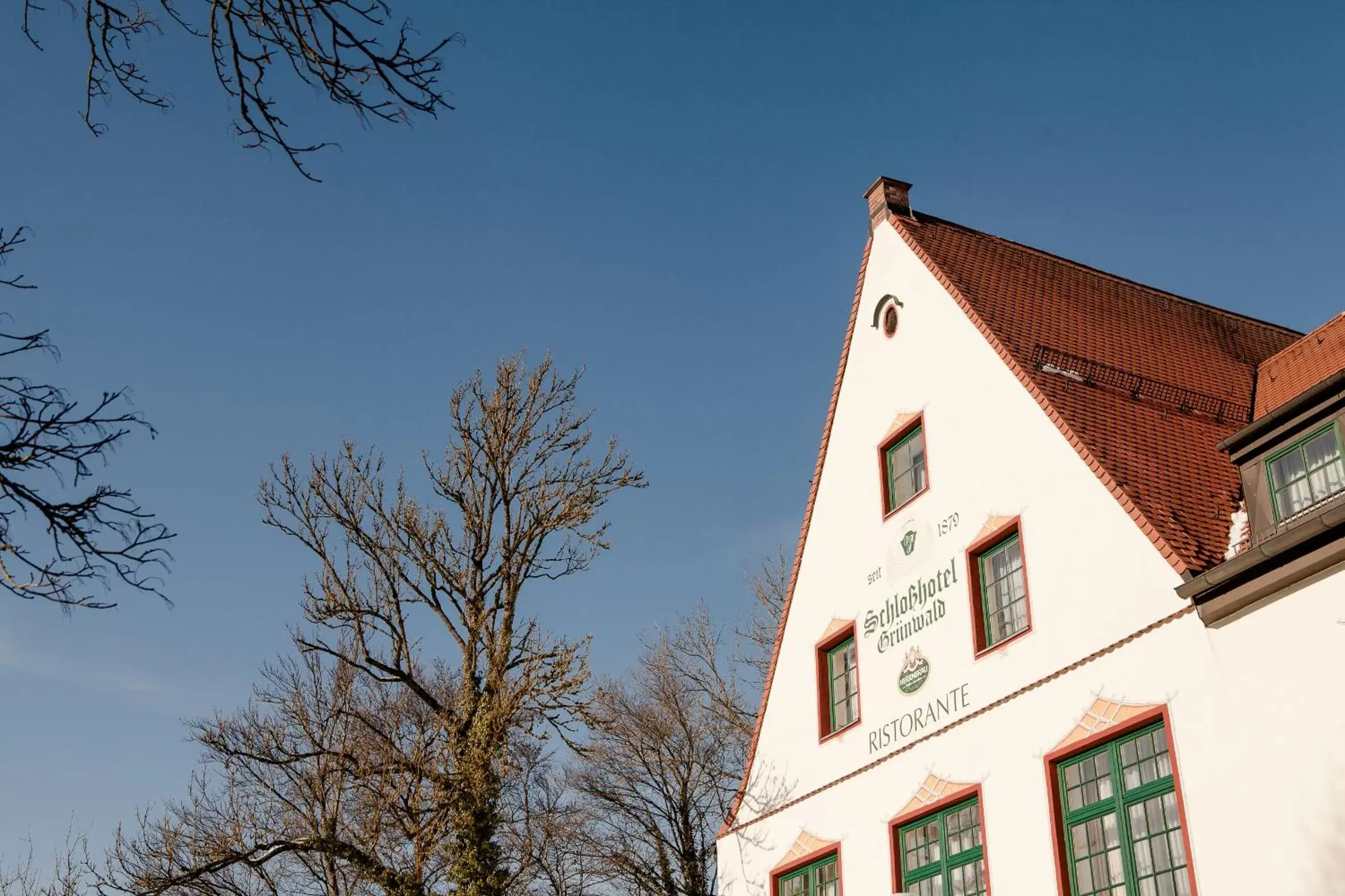 Facade/entrance in Schlosshotel Grünwald