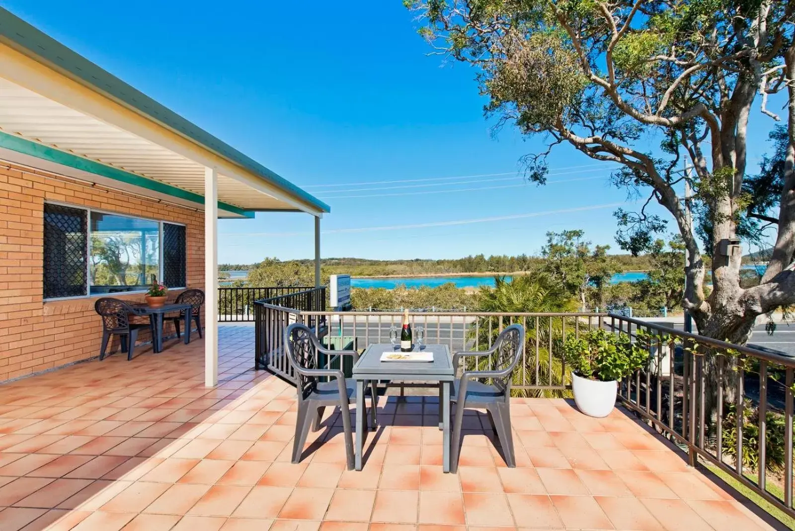 Balcony/Terrace in Haven Waters Motel & Apartments