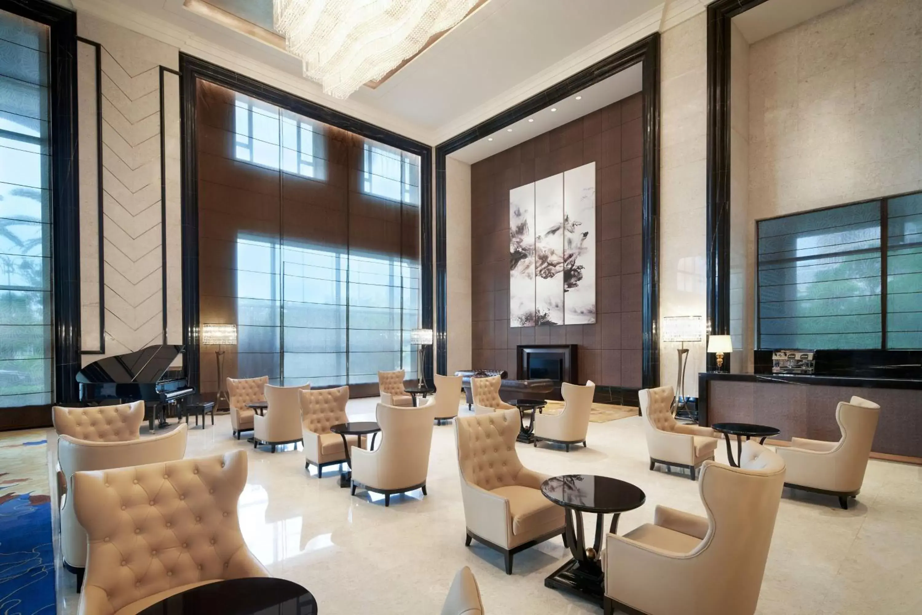 Lobby or reception, Lounge/Bar in Sheraton Shantou Hotel