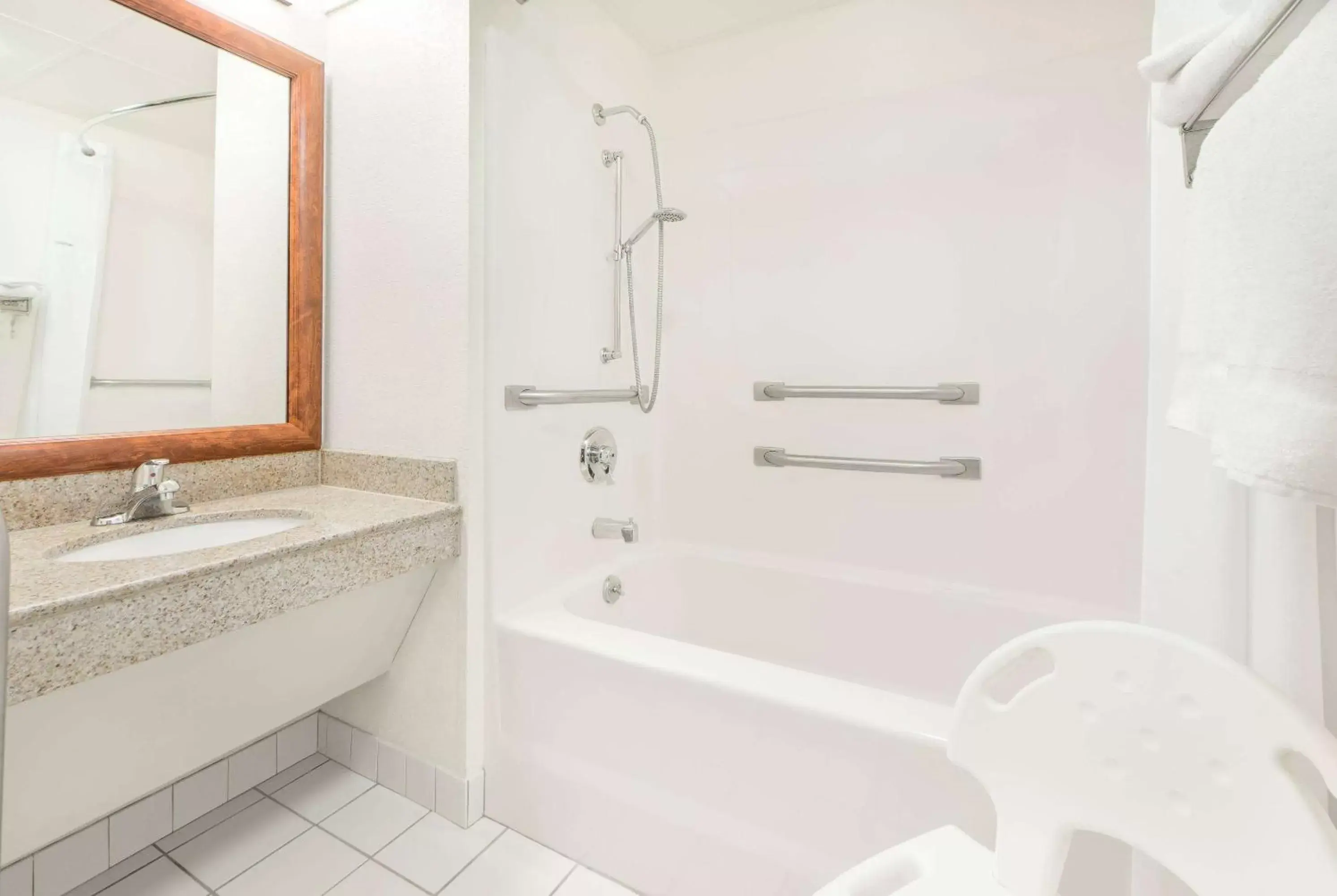 Shower, Bathroom in Baymont by Wyndham Springfield South Hwy 65